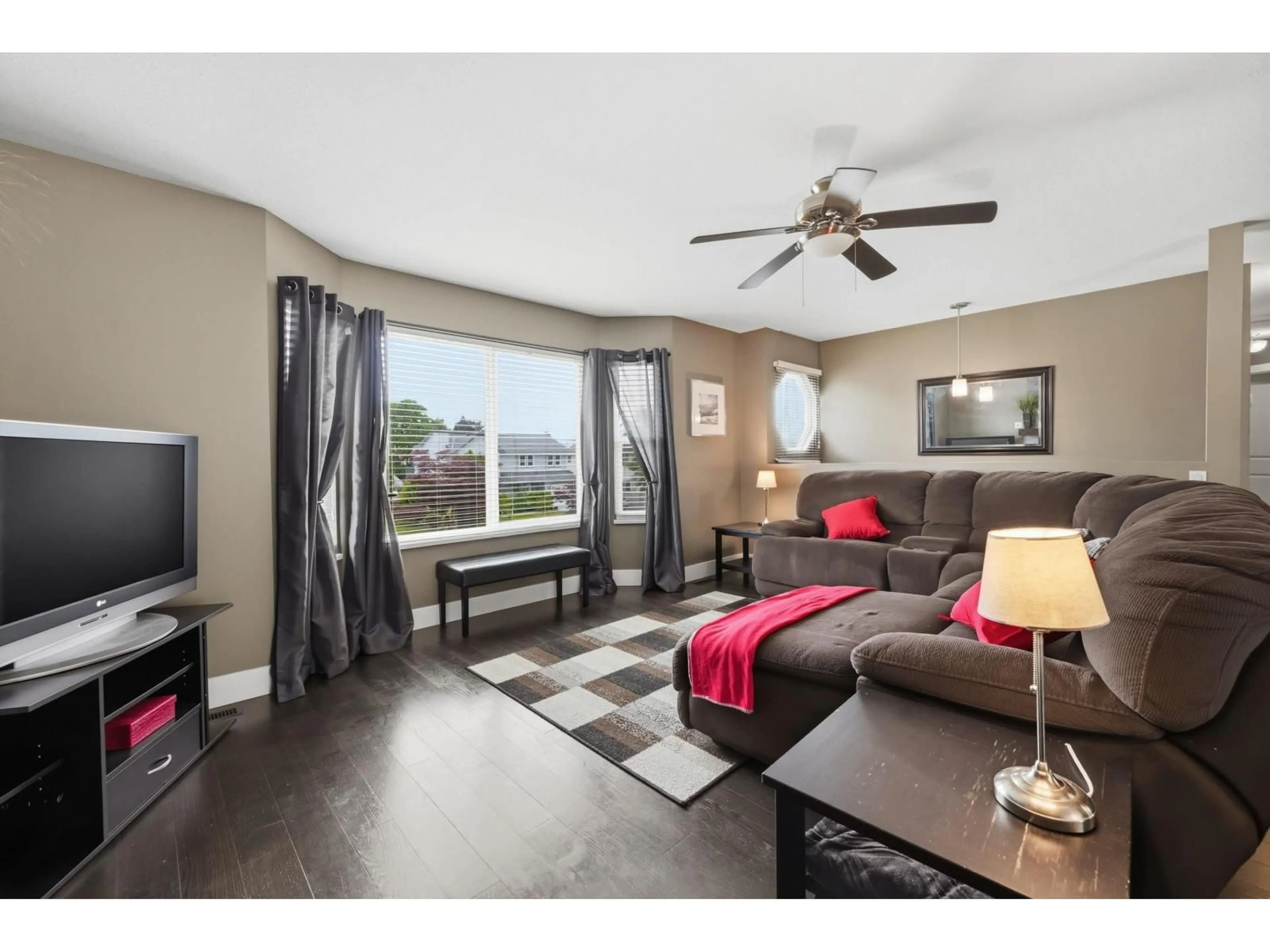 Living room with furniture, unknown for 8912 213 STREET, Langley British Columbia V1M1Z3