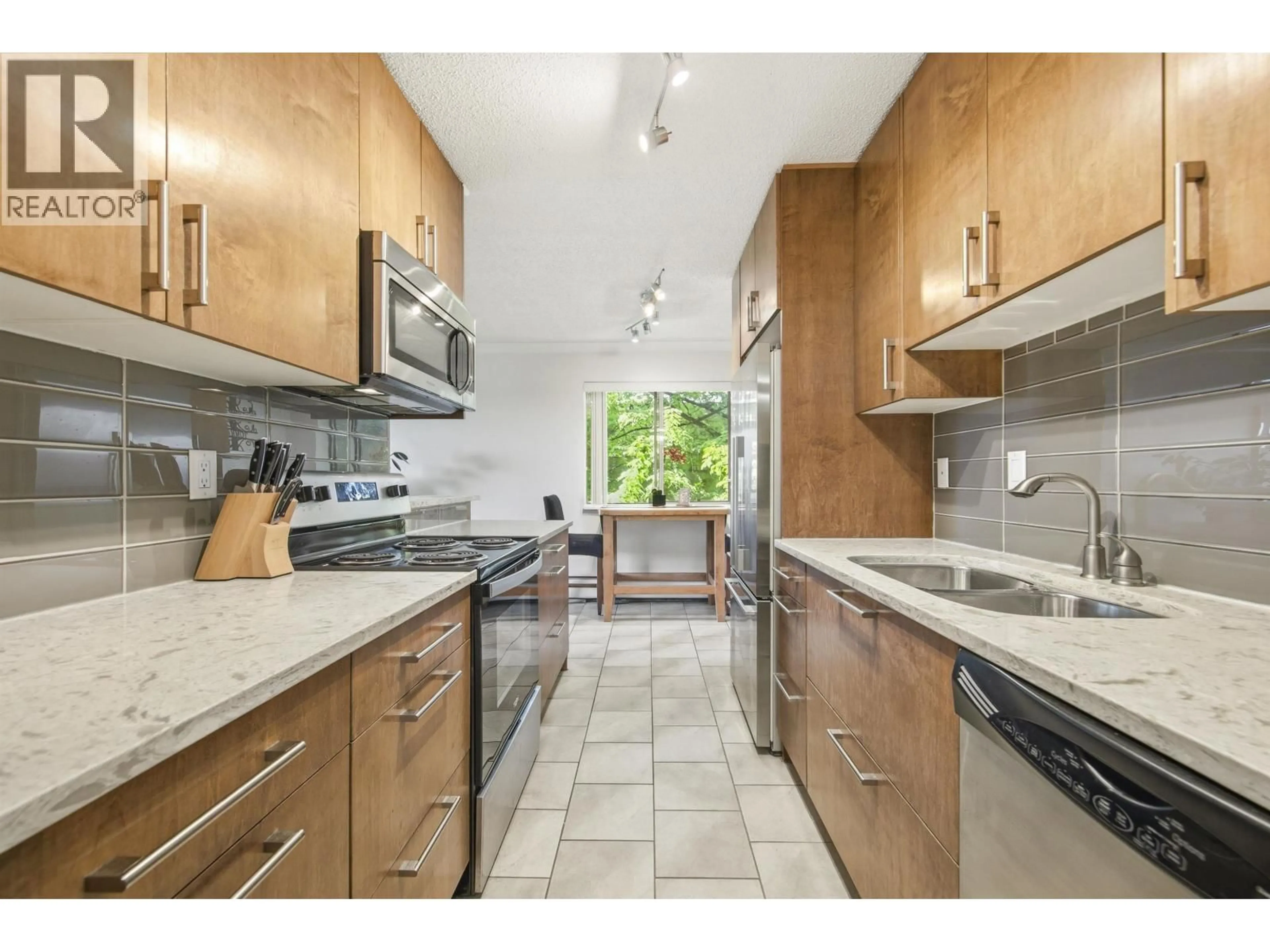 Standard kitchen, unknown for 222 - 340 3RD STREET, North Vancouver British Columbia V7M1G4