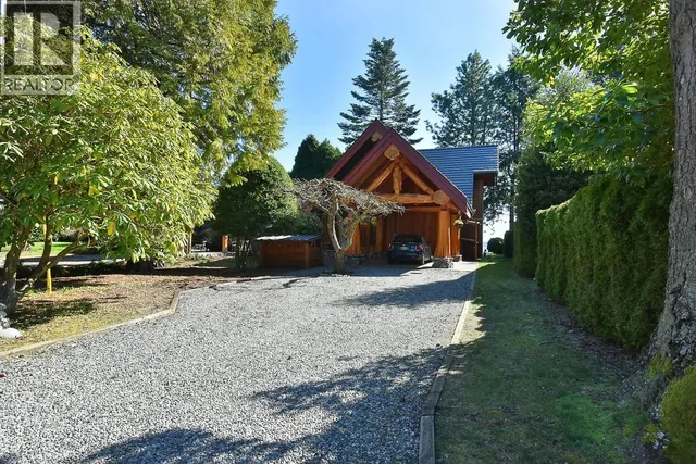 667 FRANKLIN ROAD, Gibsons 4