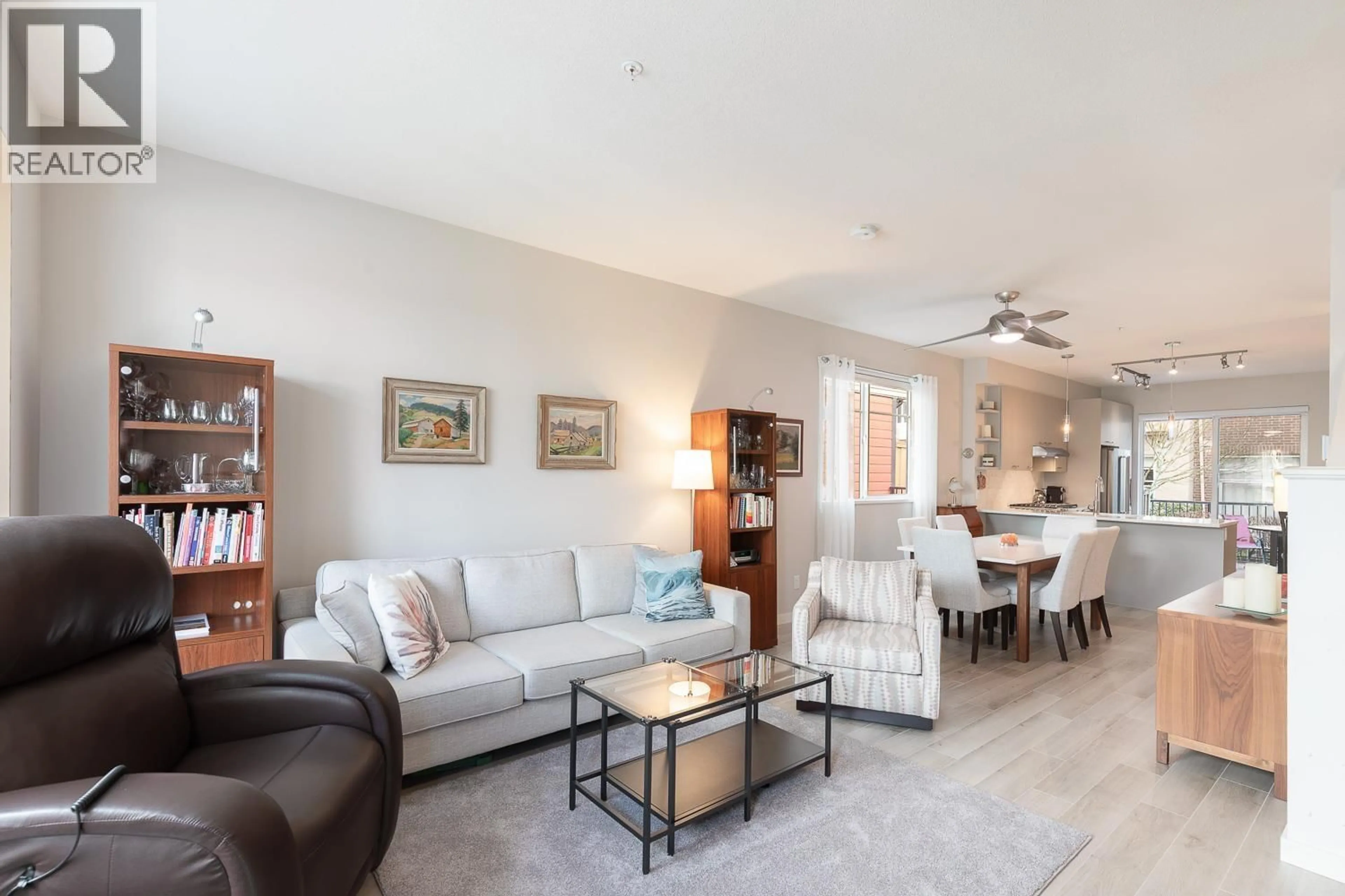 Living room with furniture, unknown for 1214 GRANITE DRIVE, Squamish British Columbia V8B0V9