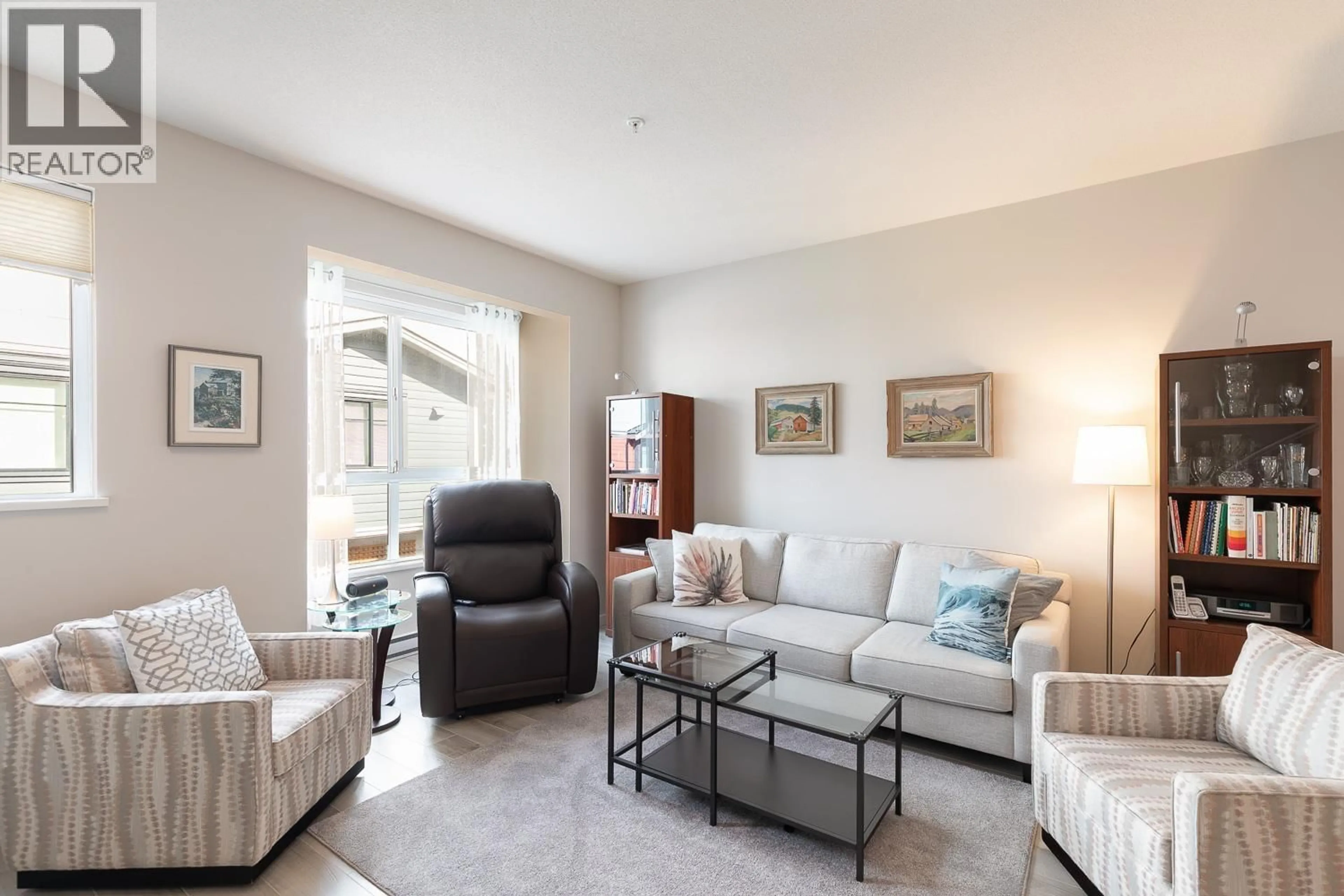 Living room with furniture, unknown for 1214 GRANITE DRIVE, Squamish British Columbia V8B0V9