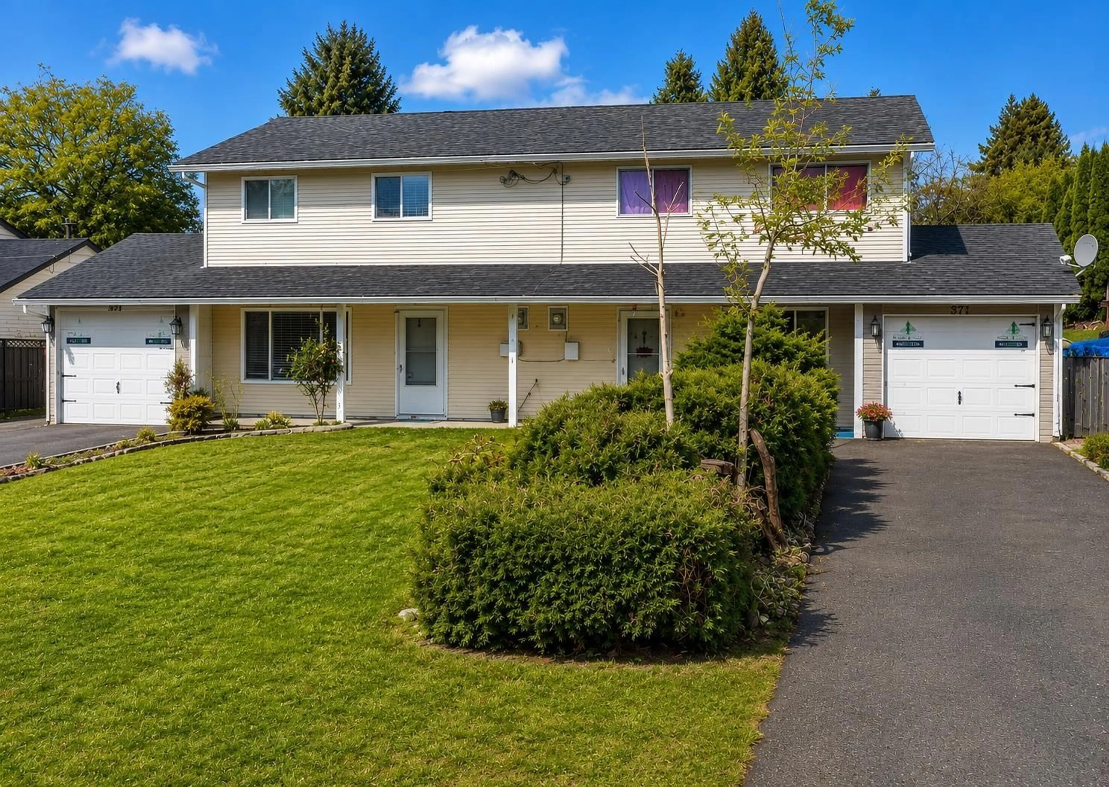 Home with vinyl exterior material, street for 6743 135 STREET, Surrey British Columbia V3W4W4