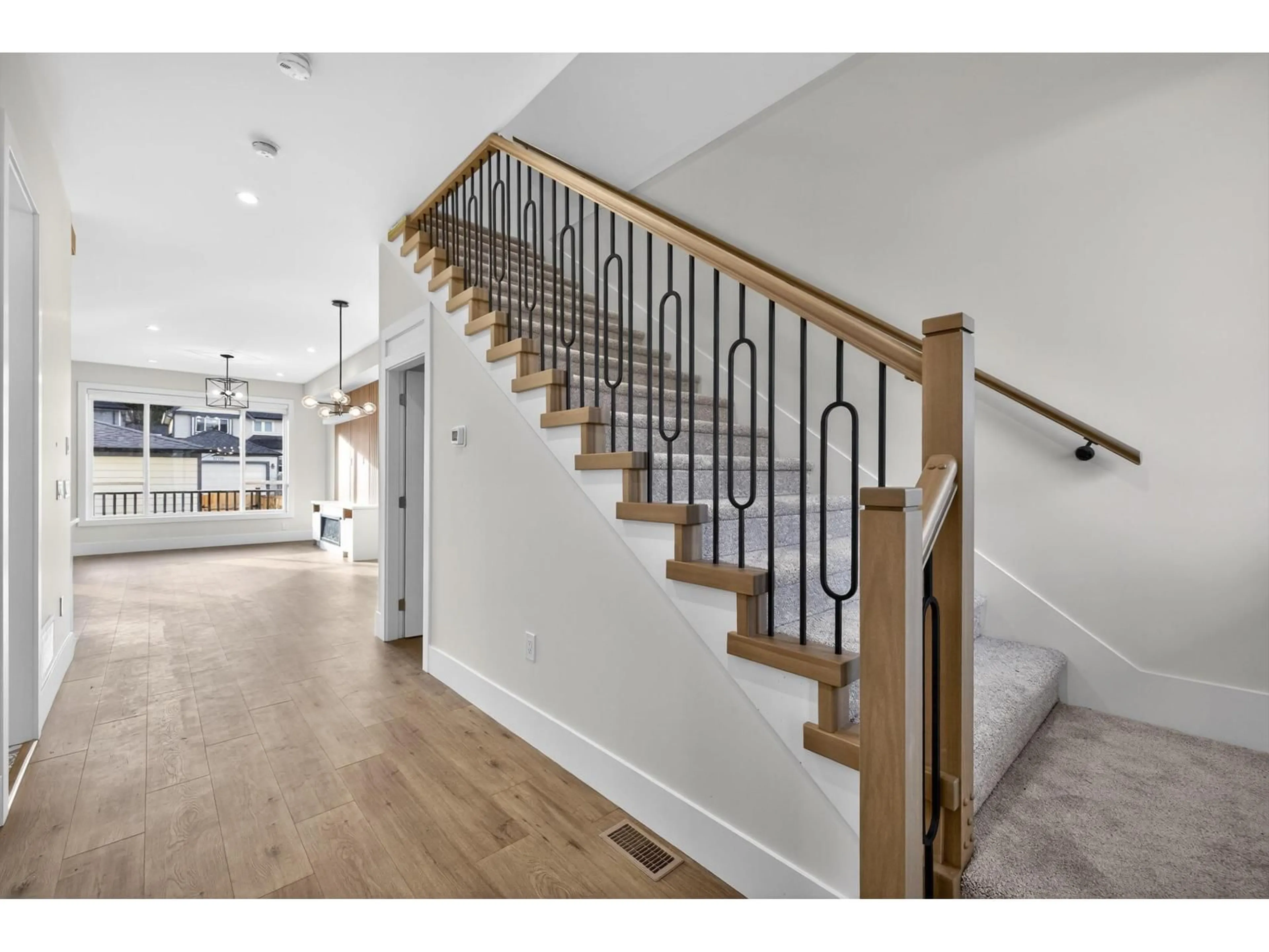 Unknown for 17126 1 AVENUE, Surrey British Columbia V3Z9R2