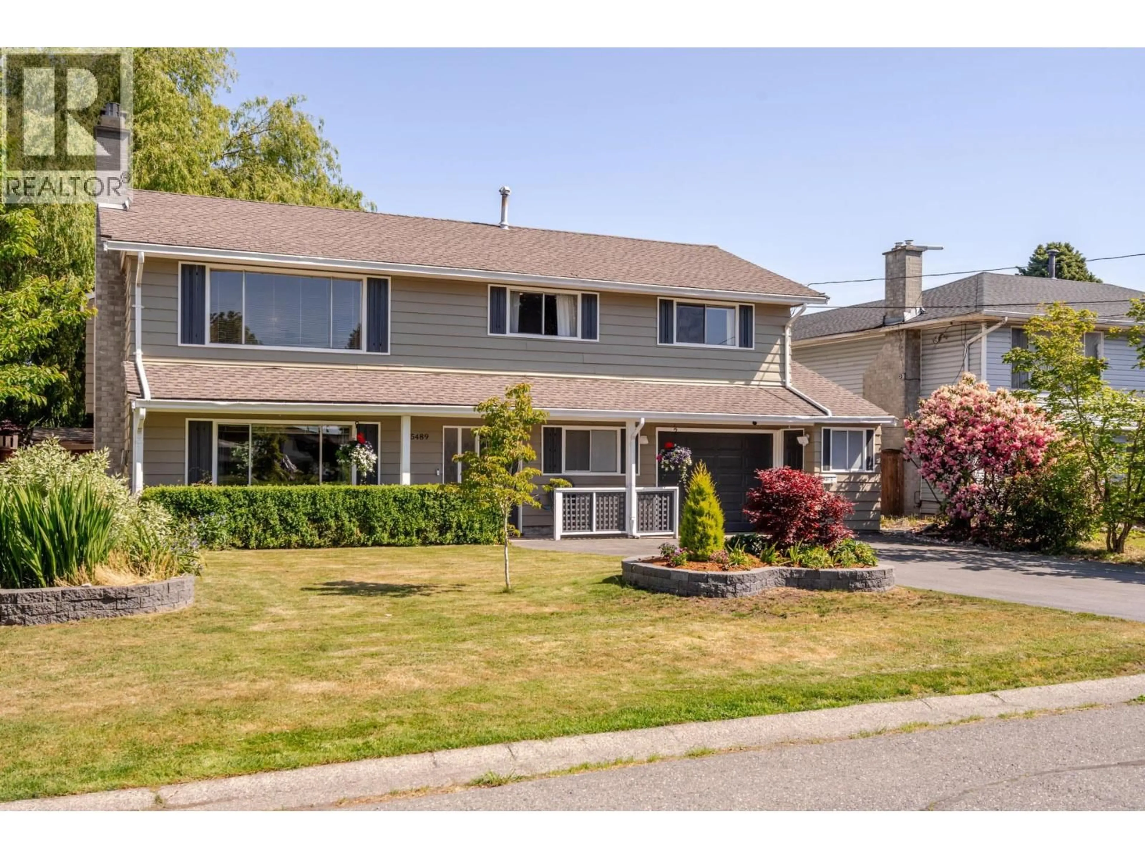 Home with vinyl exterior material, street for 5489 MAPLE CRESCENT, Delta British Columbia V4K1G3