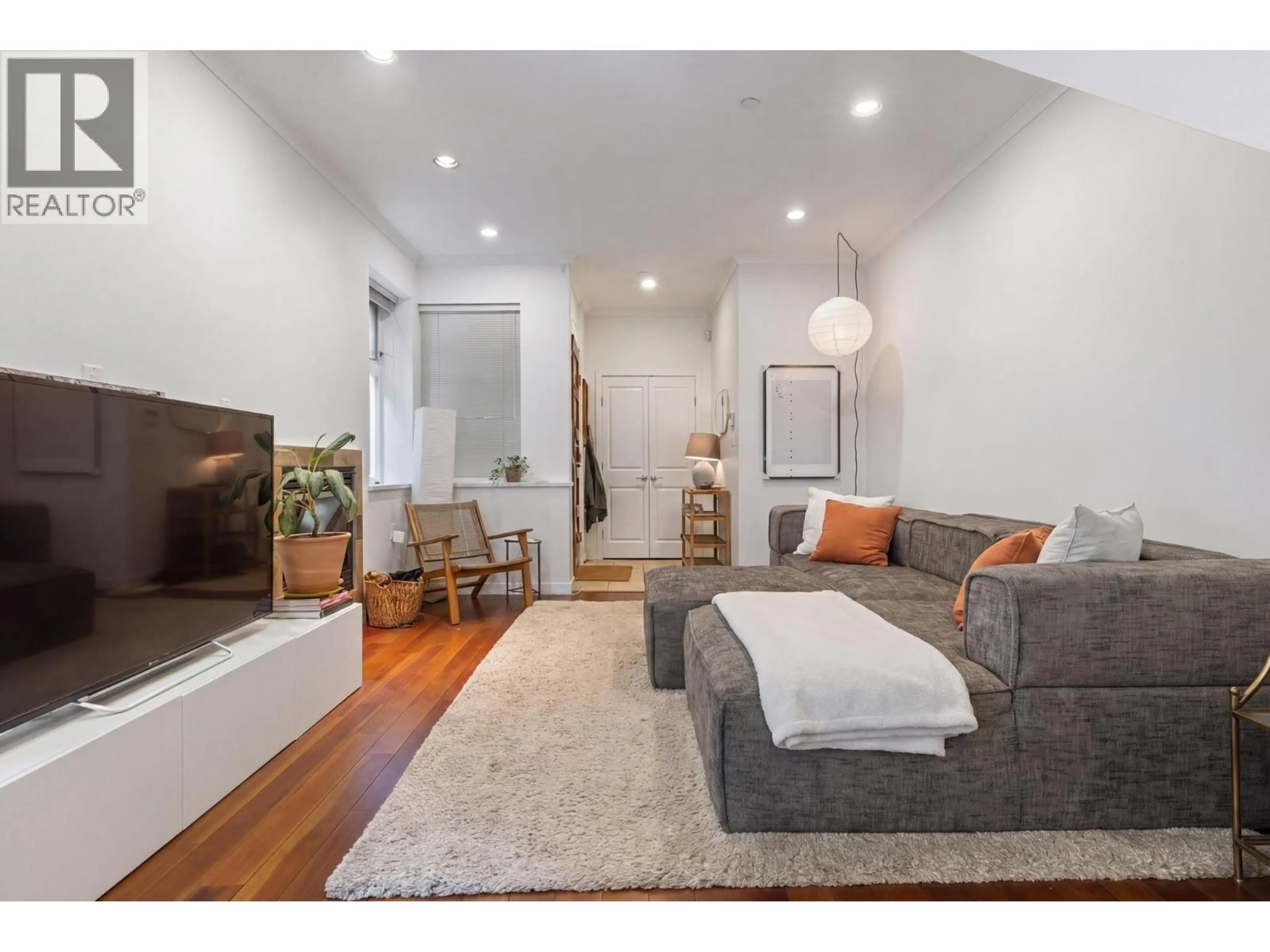 Living room with furniture, unknown for 508 7TH AVENUE, Vancouver British Columbia V5T1N7