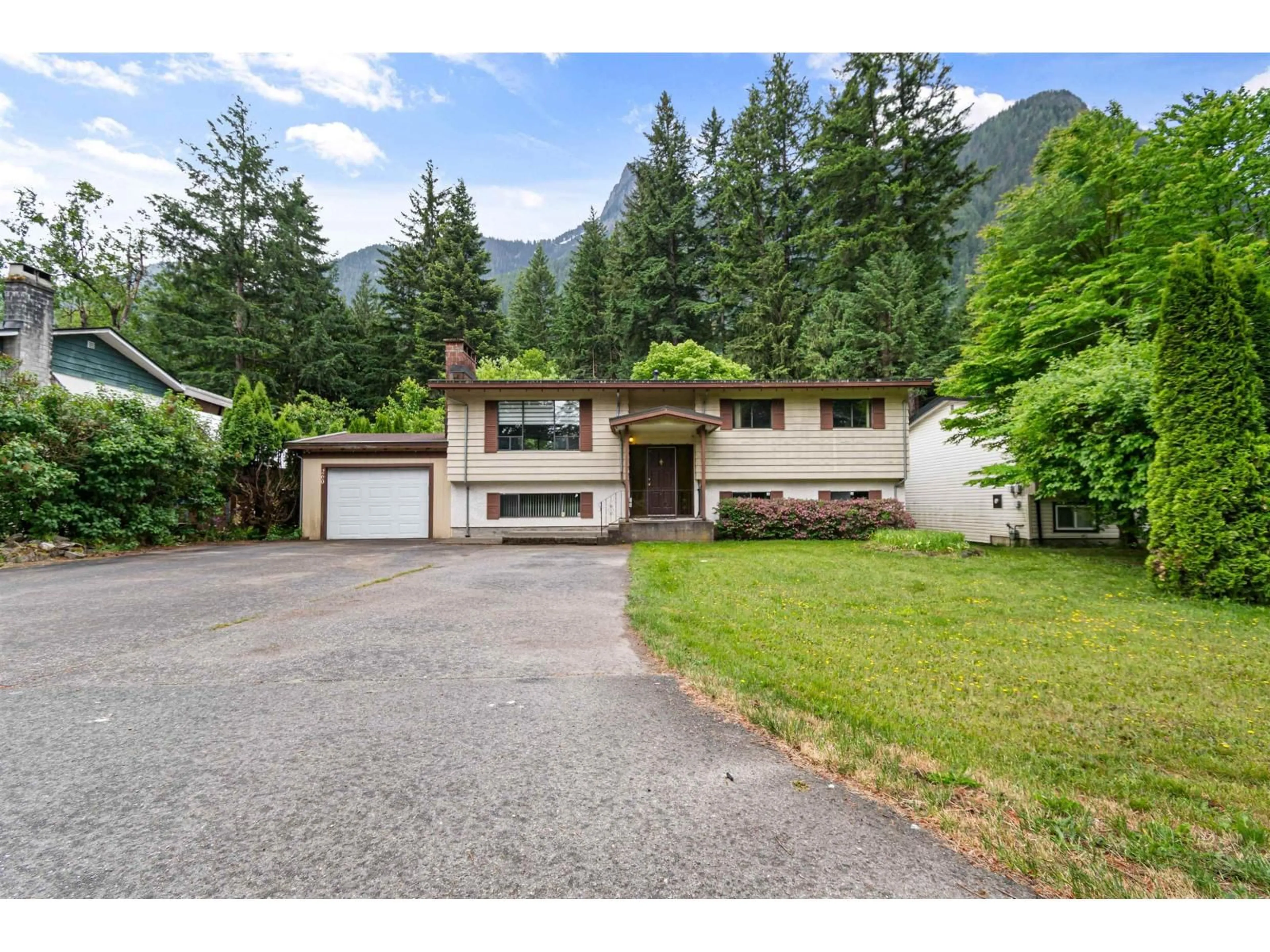 Unknown for 260 ROBERTSON CRESCENT, Hope British Columbia V0X1L4