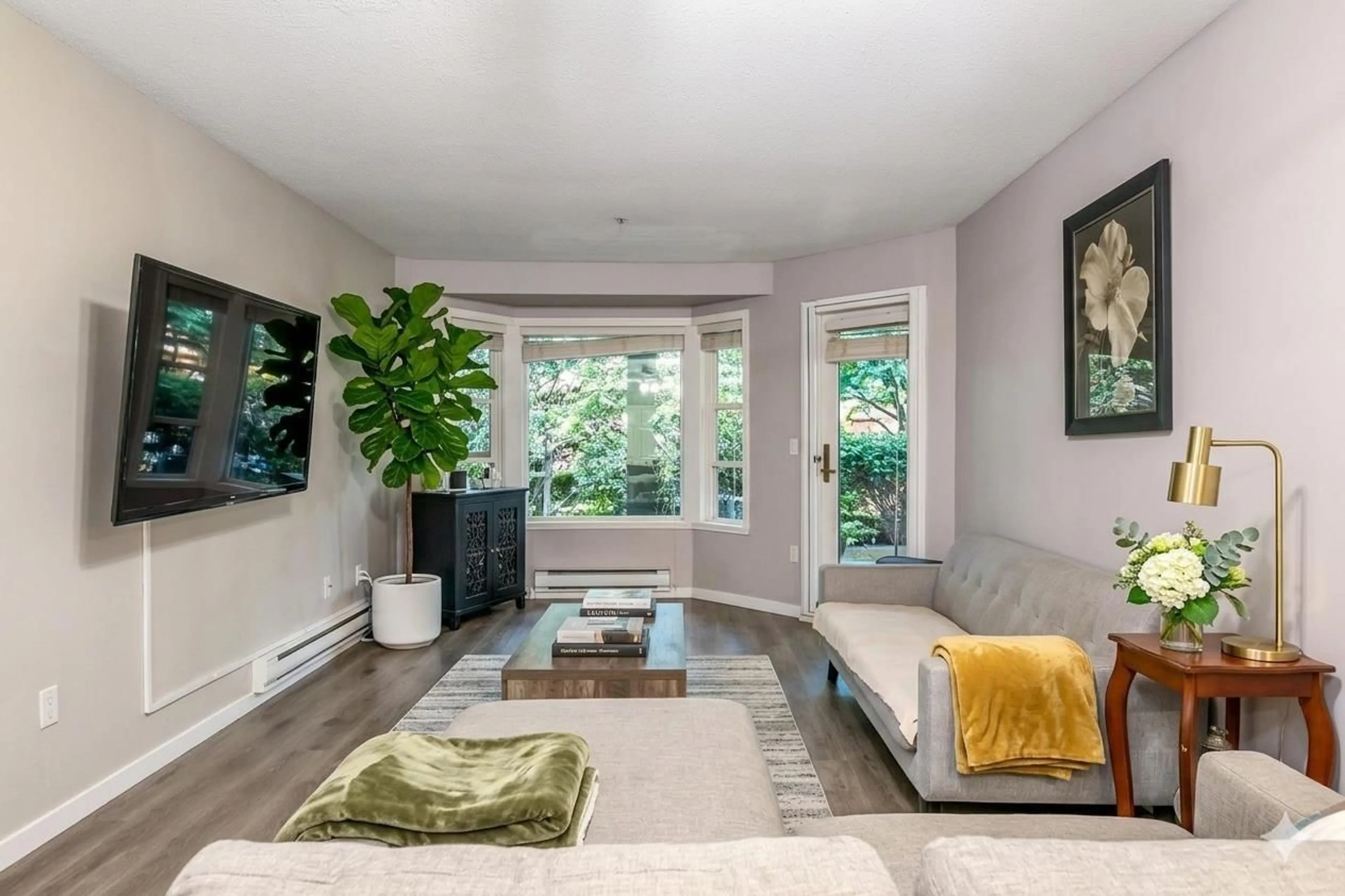 Living room with furniture, unknown for 104 - 2700 MCCALLUM ROAD, Abbotsford British Columbia V2S6X9