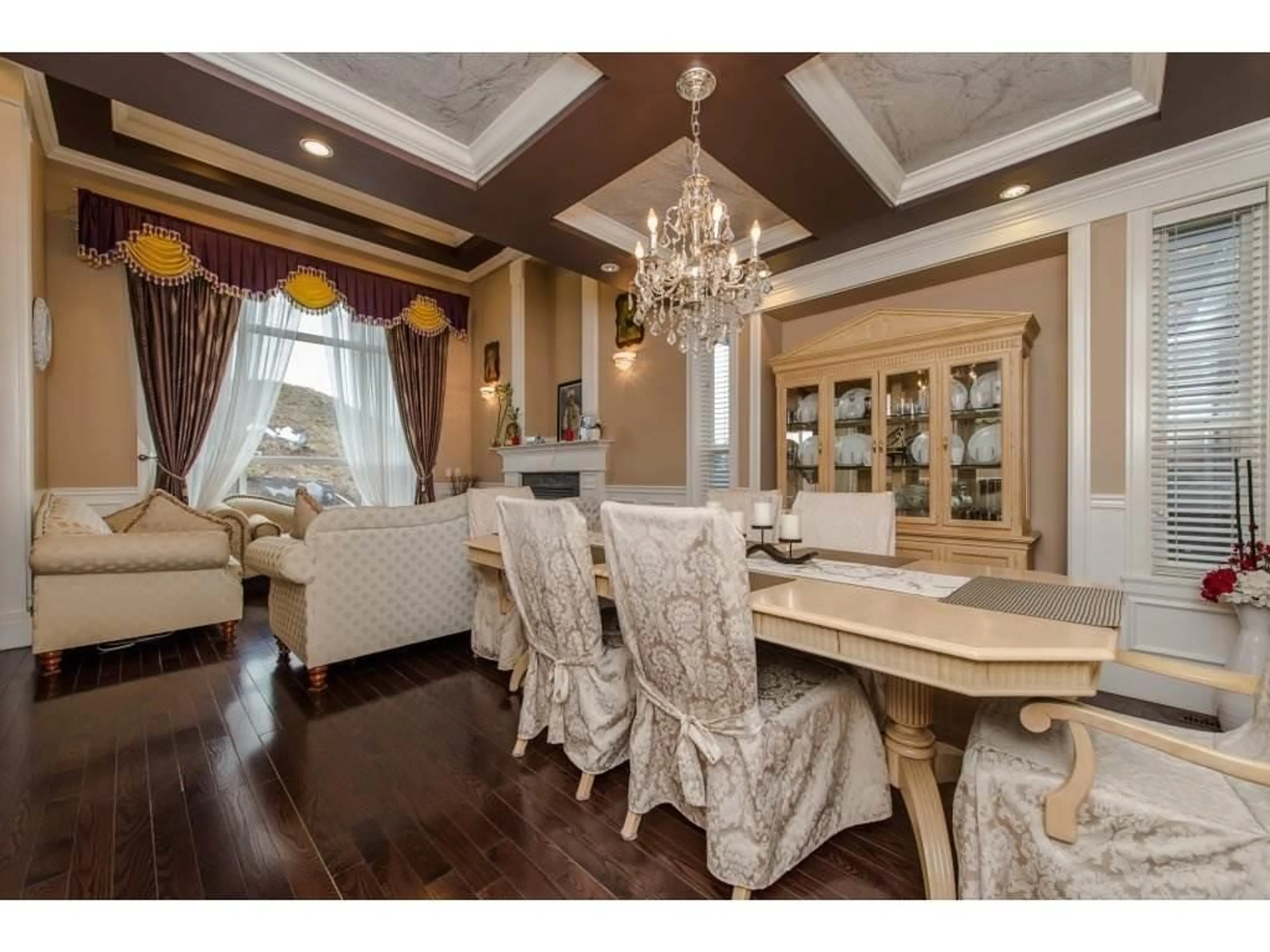Dining room, wood/laminate floor for 11 - 3363 HORN STREET, Abbotsford British Columbia V2S7B3