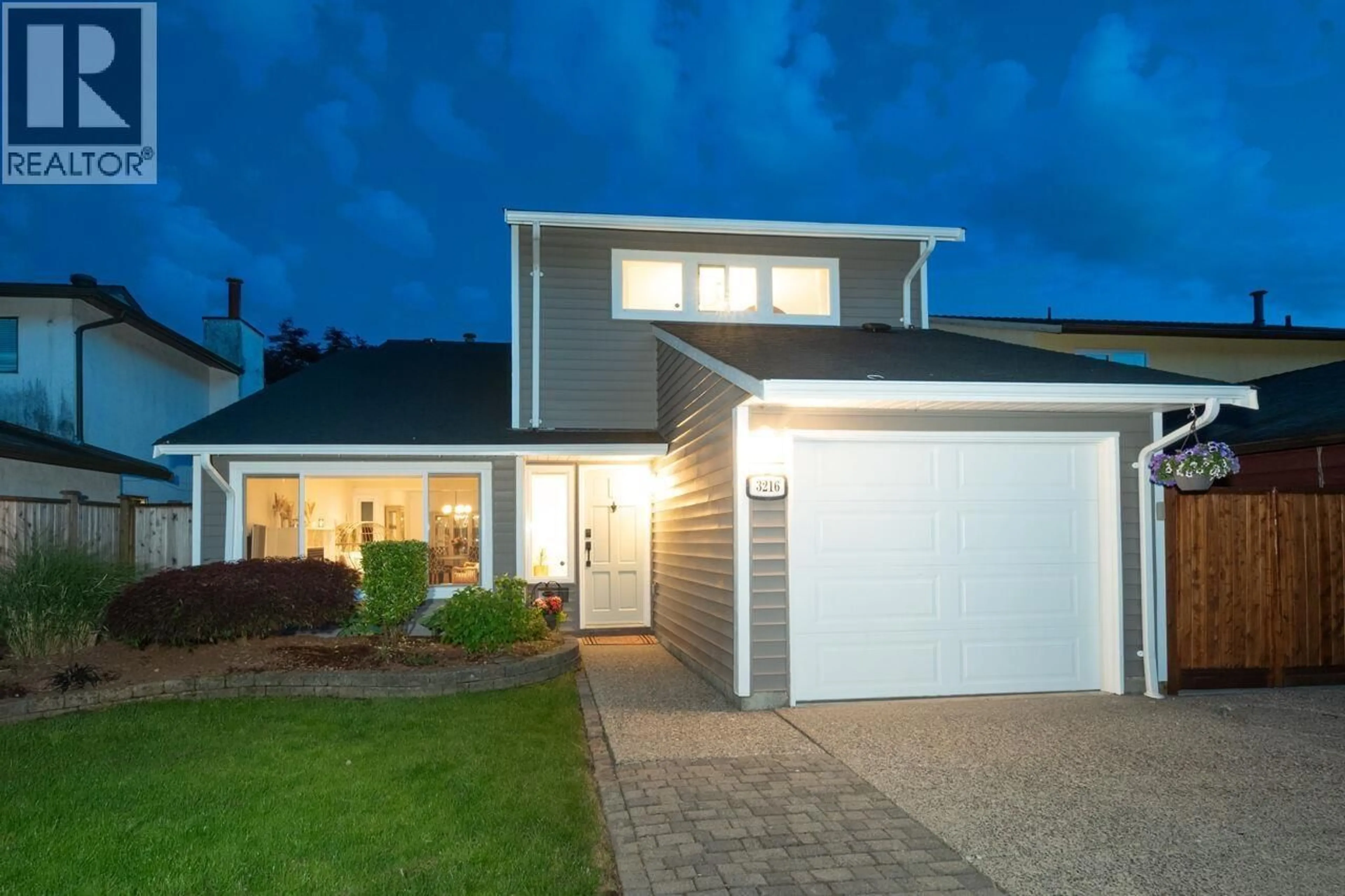 Home with vinyl exterior material, street for 3216 SAVARY AVENUE, Coquitlam British Columbia V3E1M3
