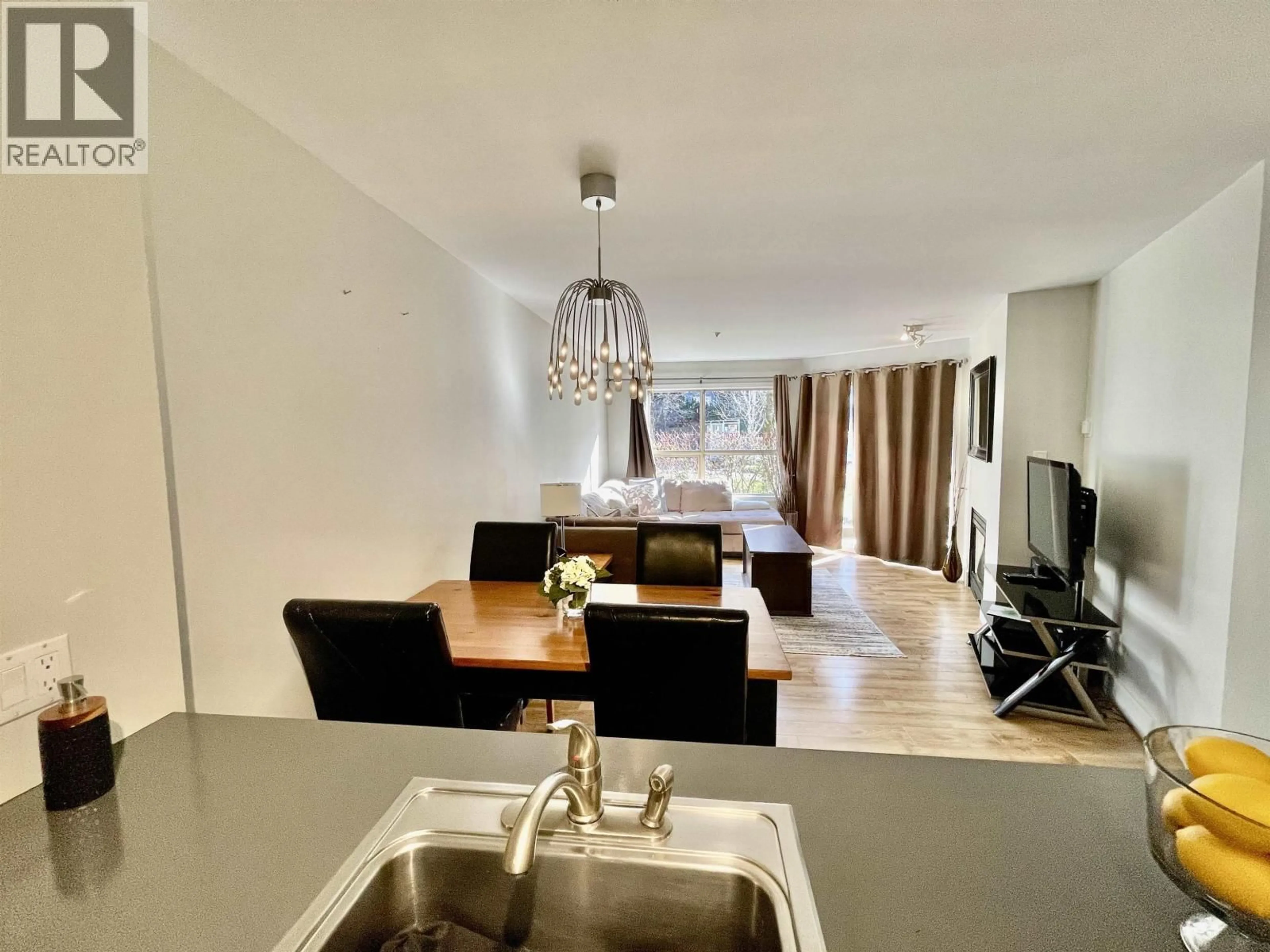 Dining room, unknown for 103 - 4800 SPEARHEAD DRIVE, Whistler British Columbia V8E1G1