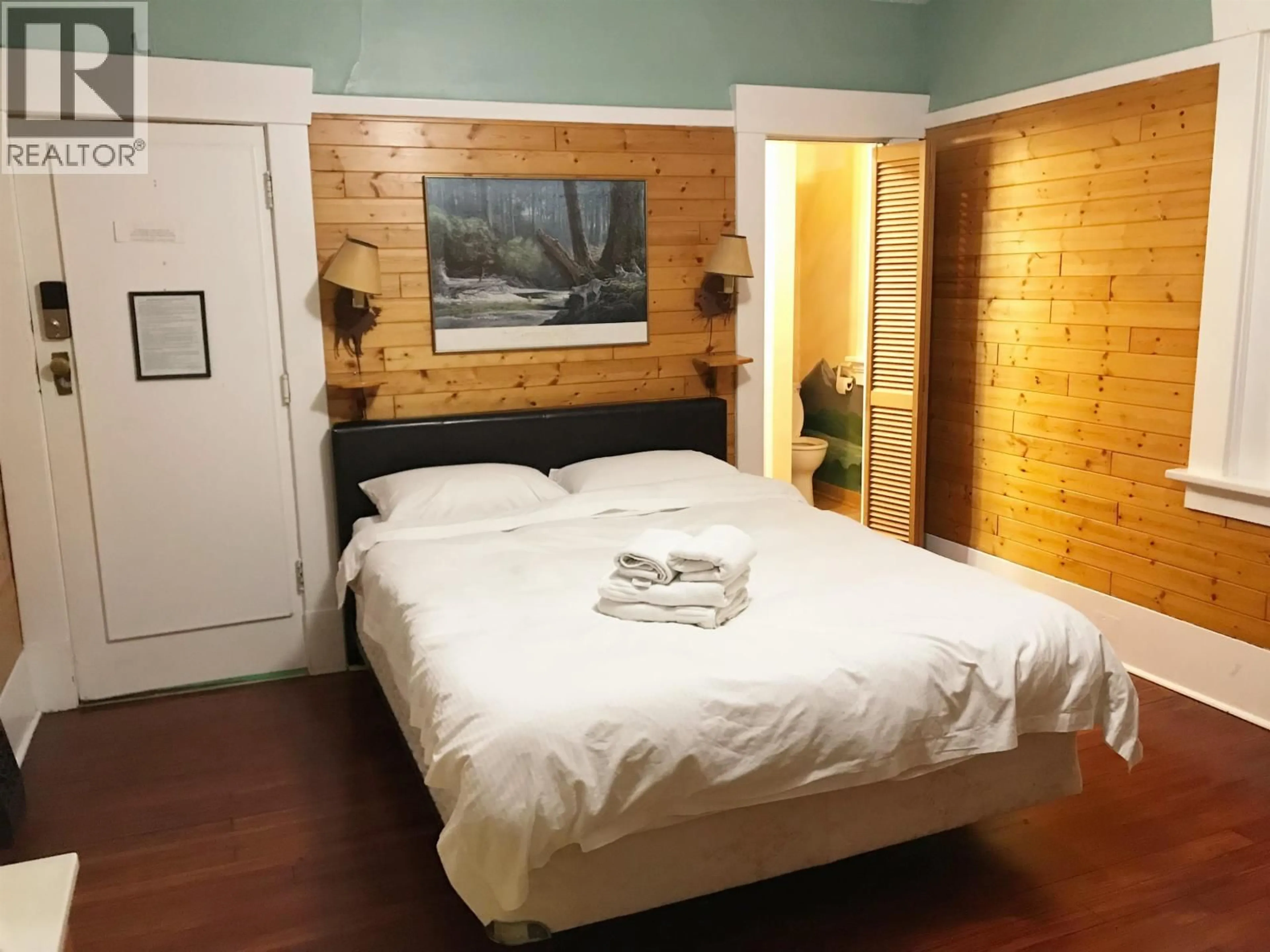 Bedroom with bed, wood/laminate floor for 977 BROUGHTON STREET, Vancouver British Columbia V6G2A4