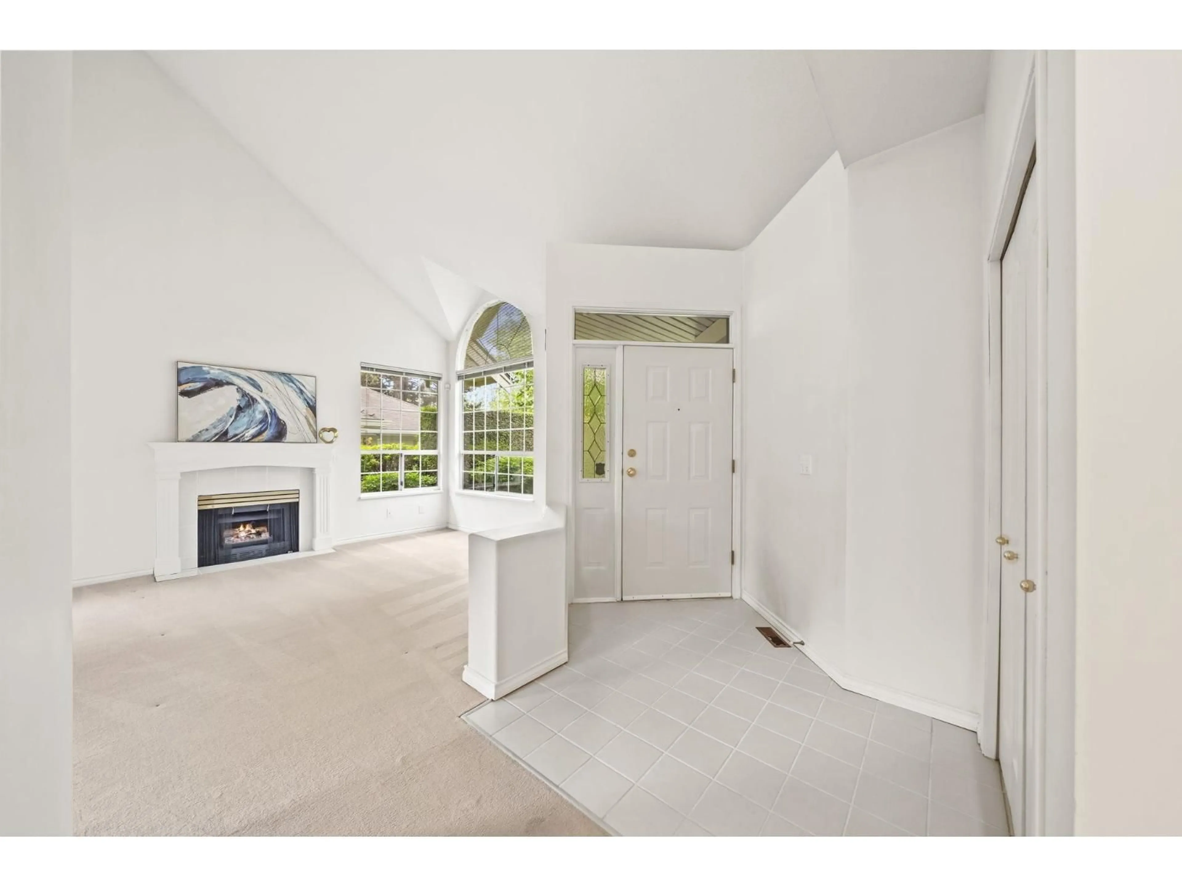Indoor entryway for 6356 121 STREET, Surrey British Columbia V3X1Y6