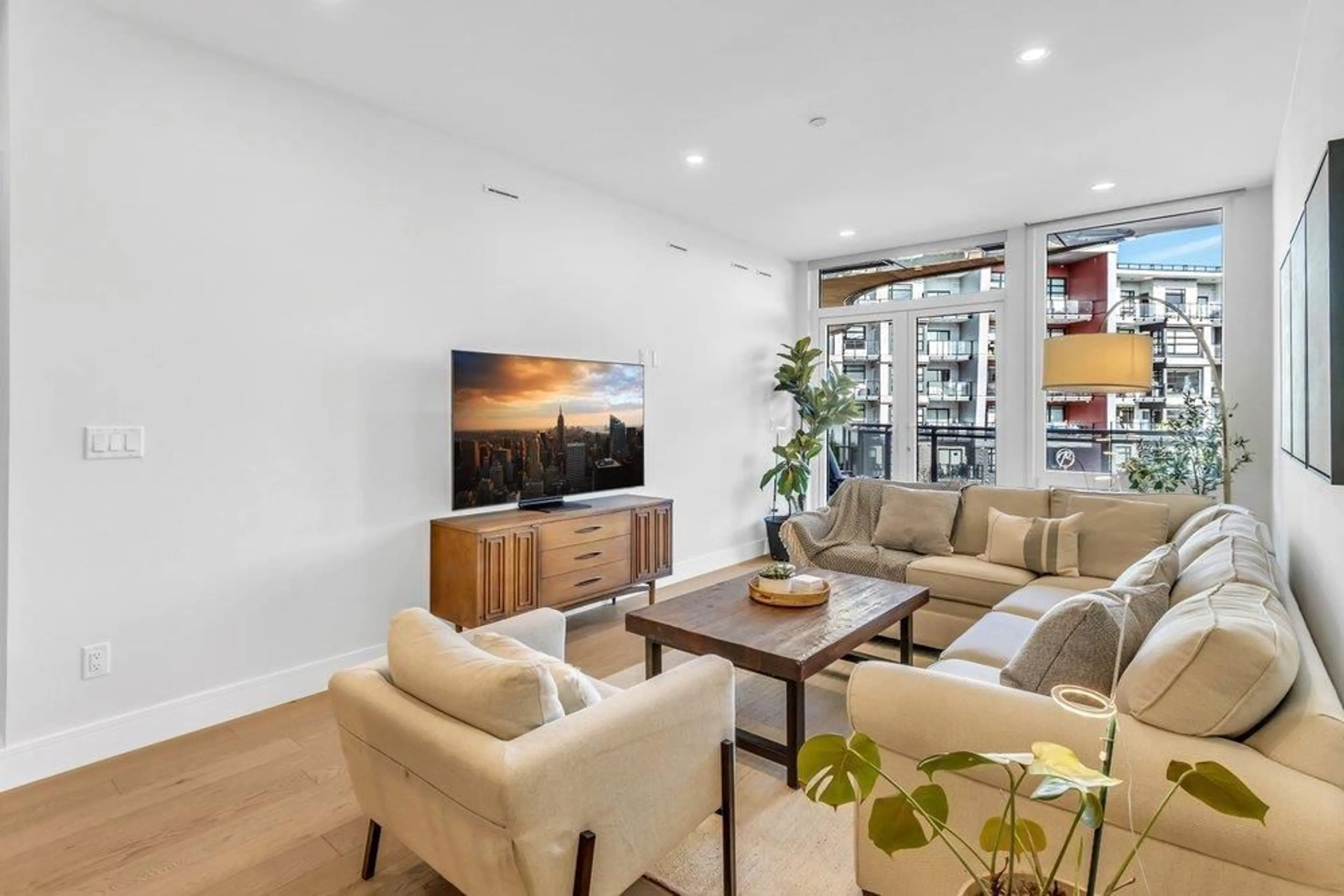 Living room with furniture, unknown for 301 - 20416 PARK AVENUE, Langley British Columbia V3A0N2