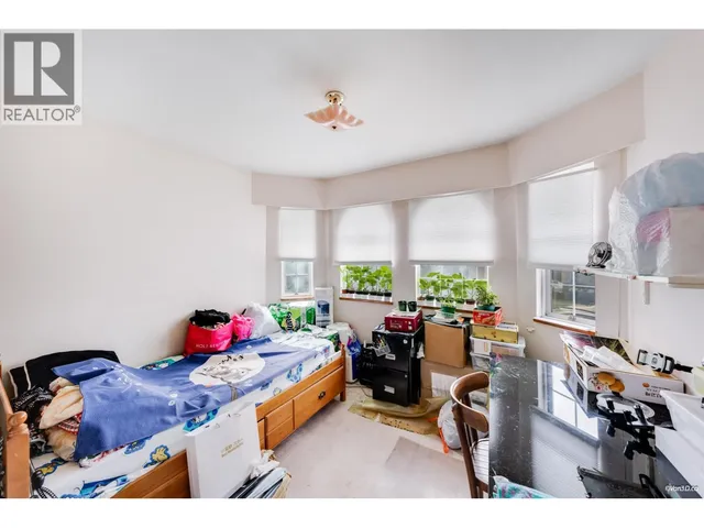 2945 GRAVELEY STREET, Vancouver 2