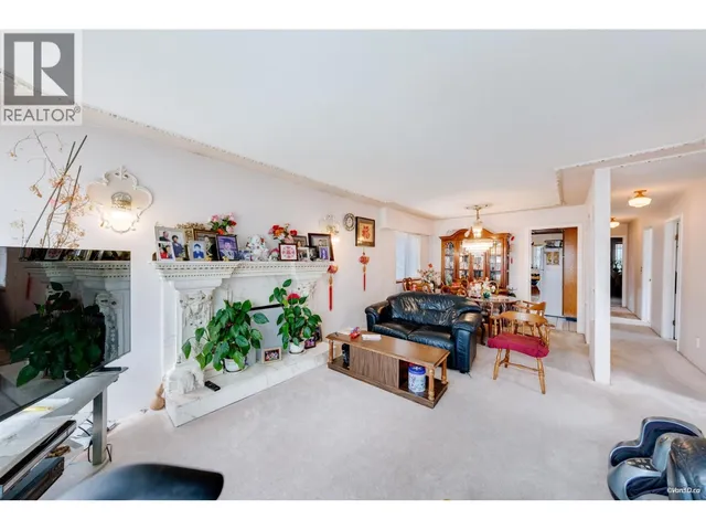 2945 GRAVELEY STREET, Vancouver 4