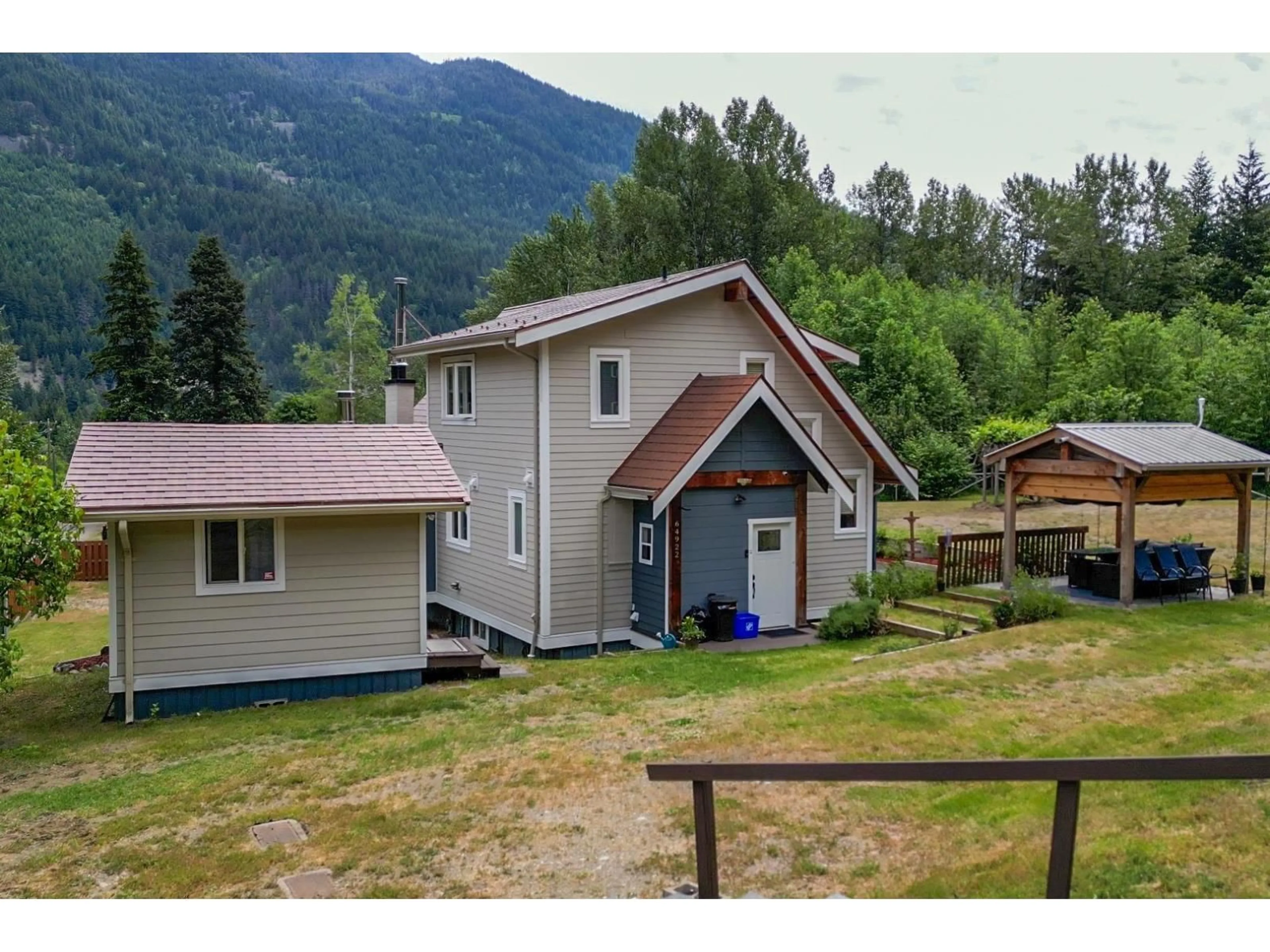 A pic from outside/outdoor area/front of a property/back of a property/a pic from drone, mountain view for 64922 NORTH BEND POST OFFICE ROAD, Boston Bar British Columbia V0K1C1