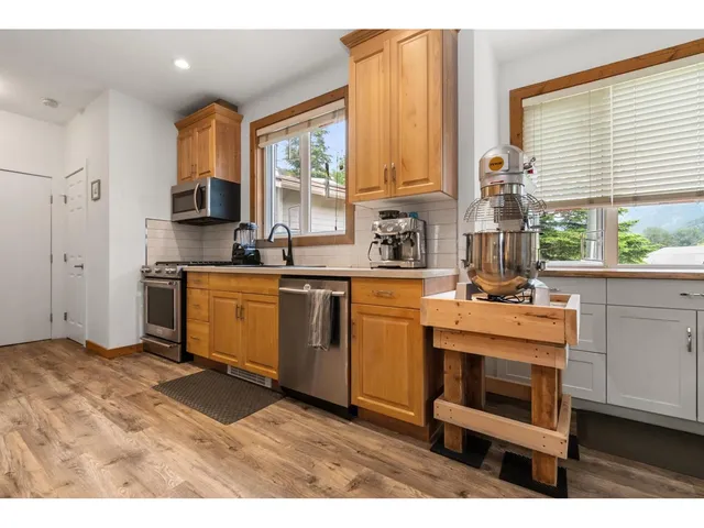 64922 NORTH BEND POST OFFICE ROAD, Boston Bar 5