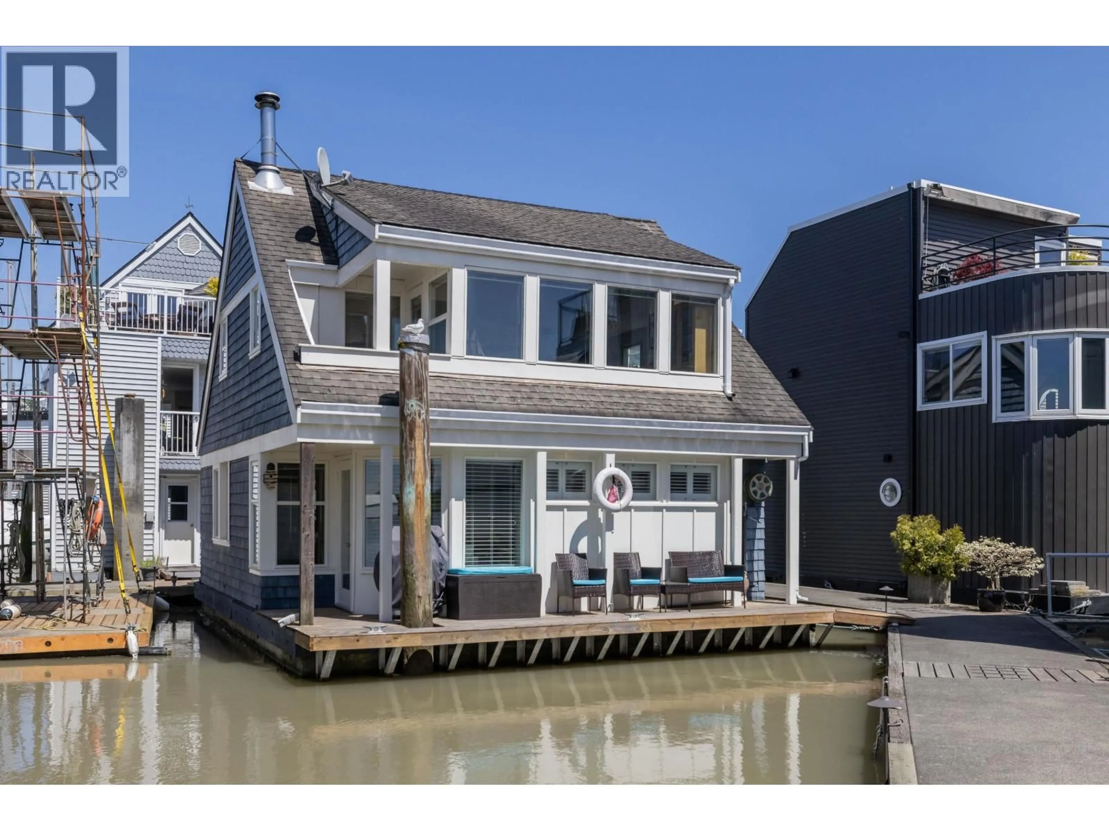 Home with vinyl exterior material, water/lake/river/ocean view for 36 - 3459 RIVER ROAD, Delta British Columbia V4K4Y9