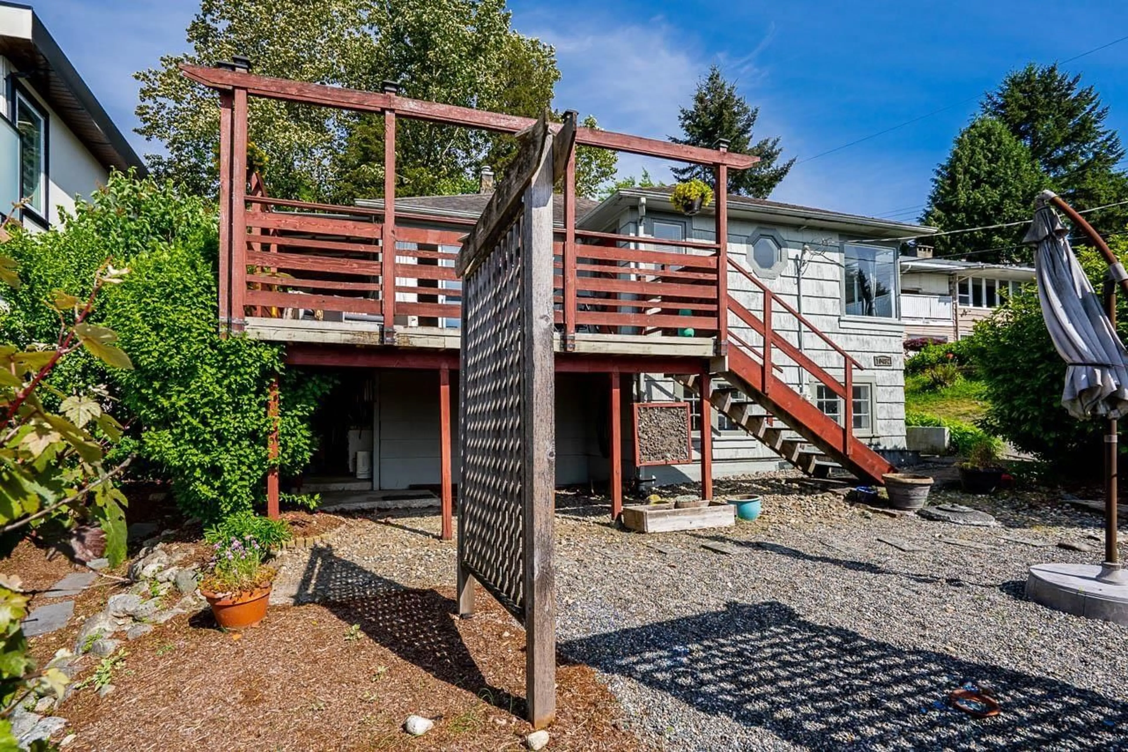 Patio, unknown for 10482 125A STREET, Surrey British Columbia V3V5A3