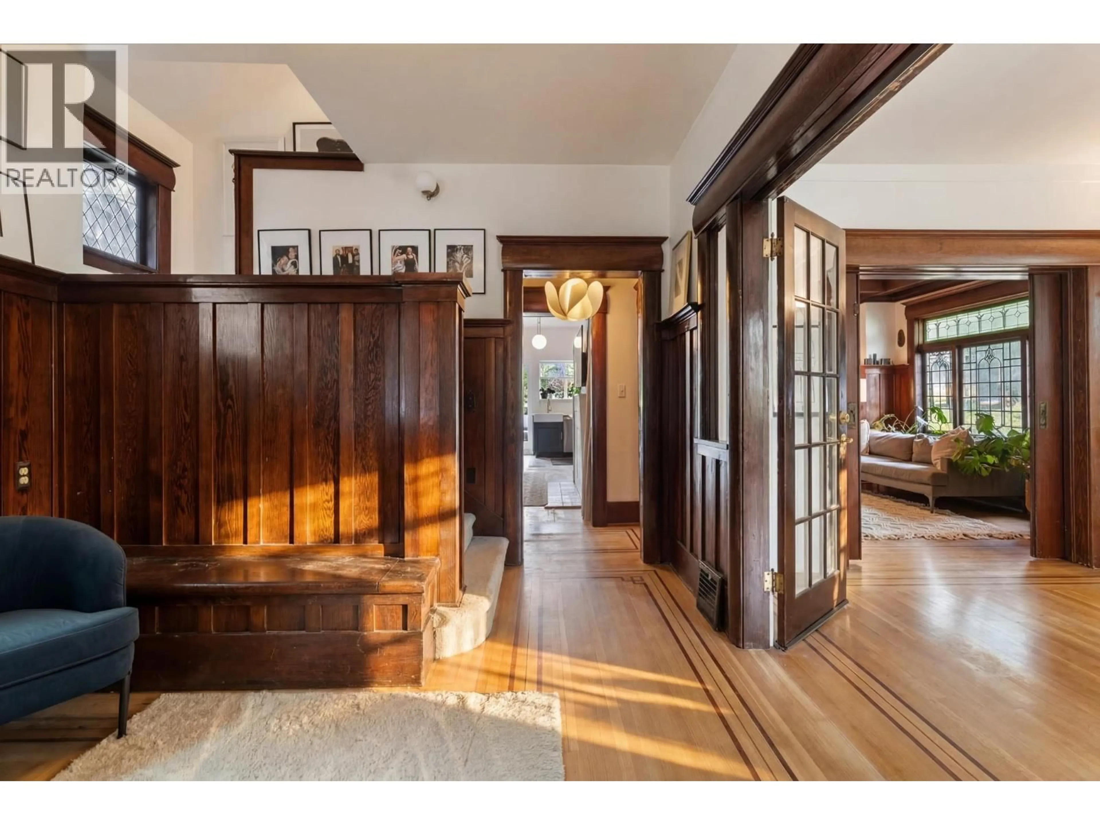 Indoor foyer for 224 13TH AVENUE, Vancouver British Columbia V5Y1V9