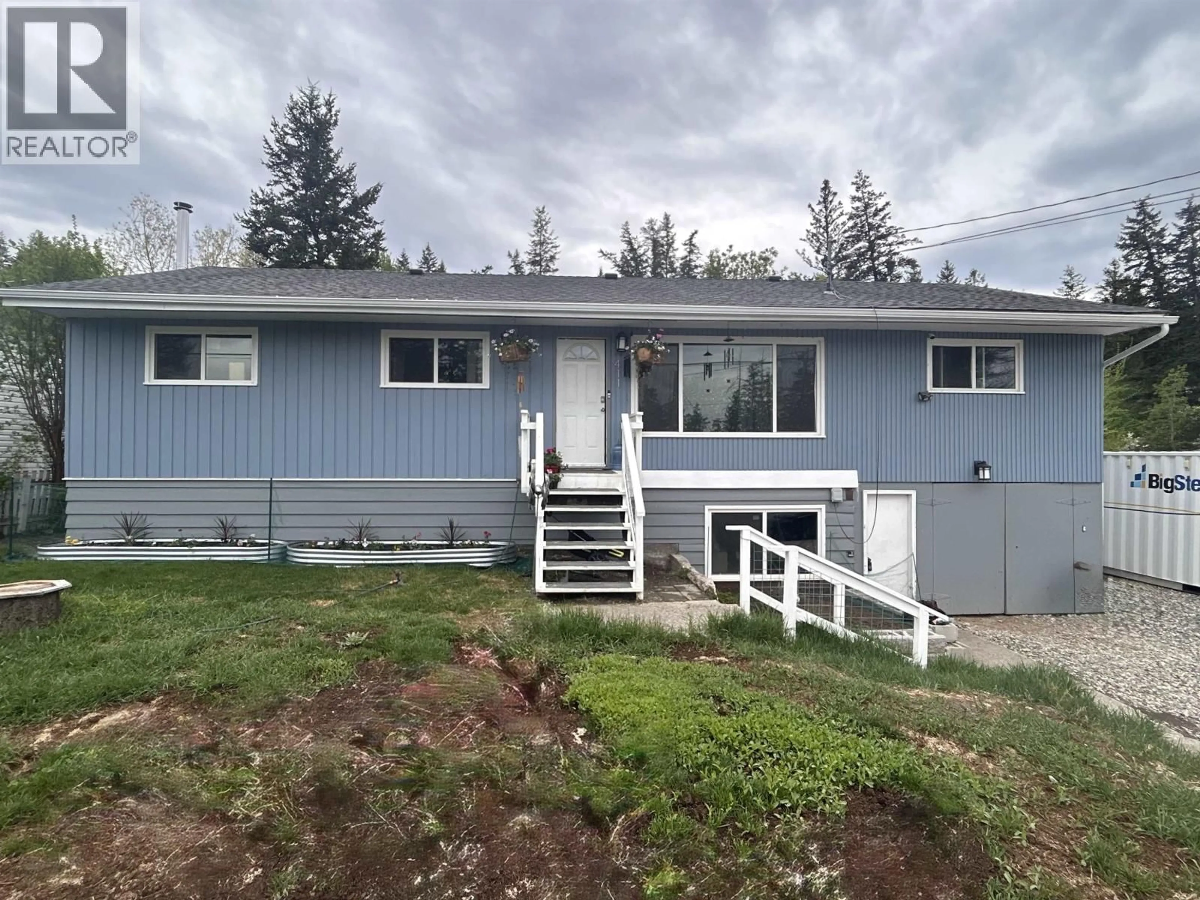 Home with vinyl exterior material, street for 411 RICHARD STREET, Williams Lake British Columbia V2G3L8