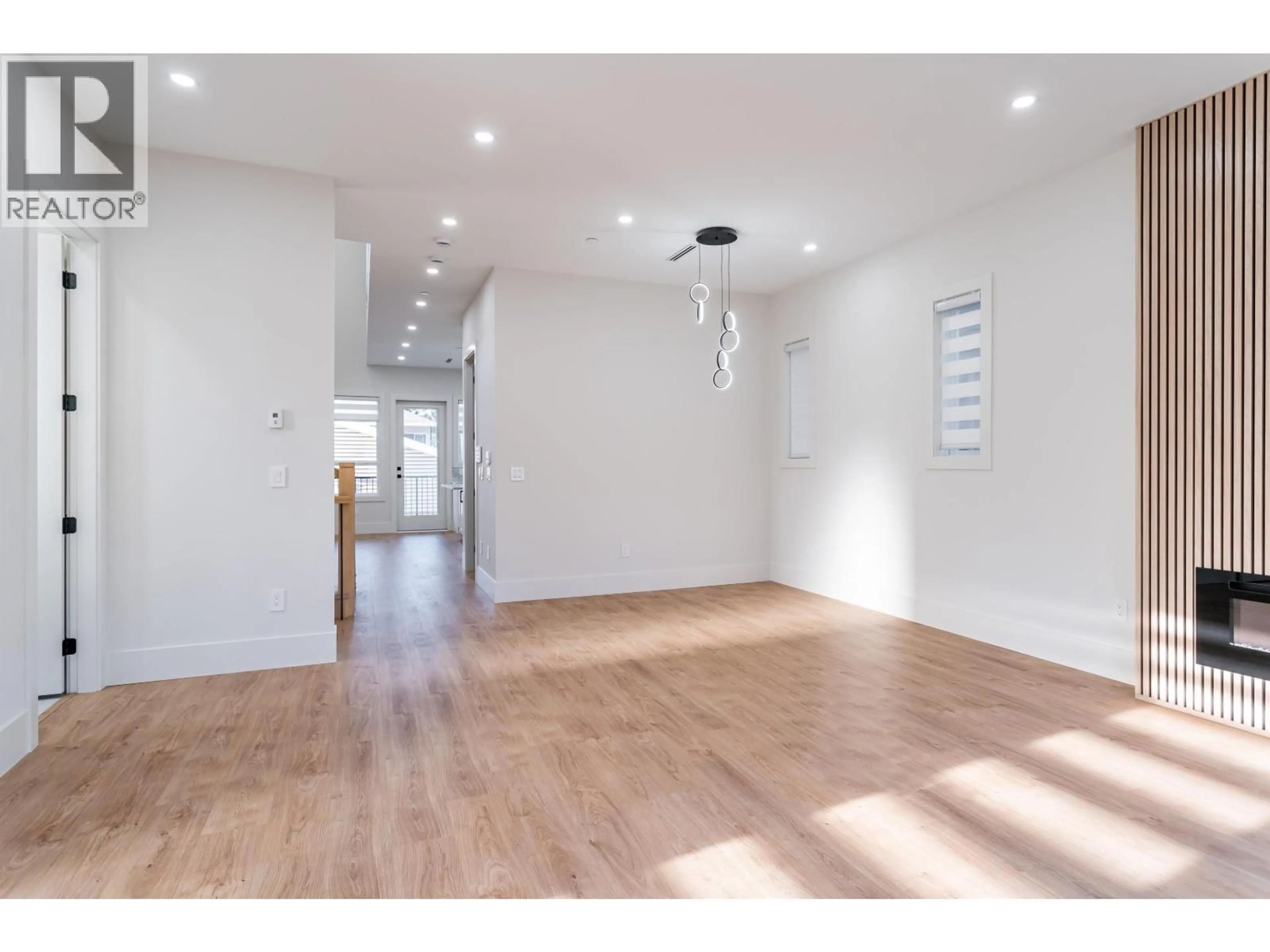Indoor foyer for 1533 MANNING AVENUE, Port Coquitlam British Columbia V3B1K6