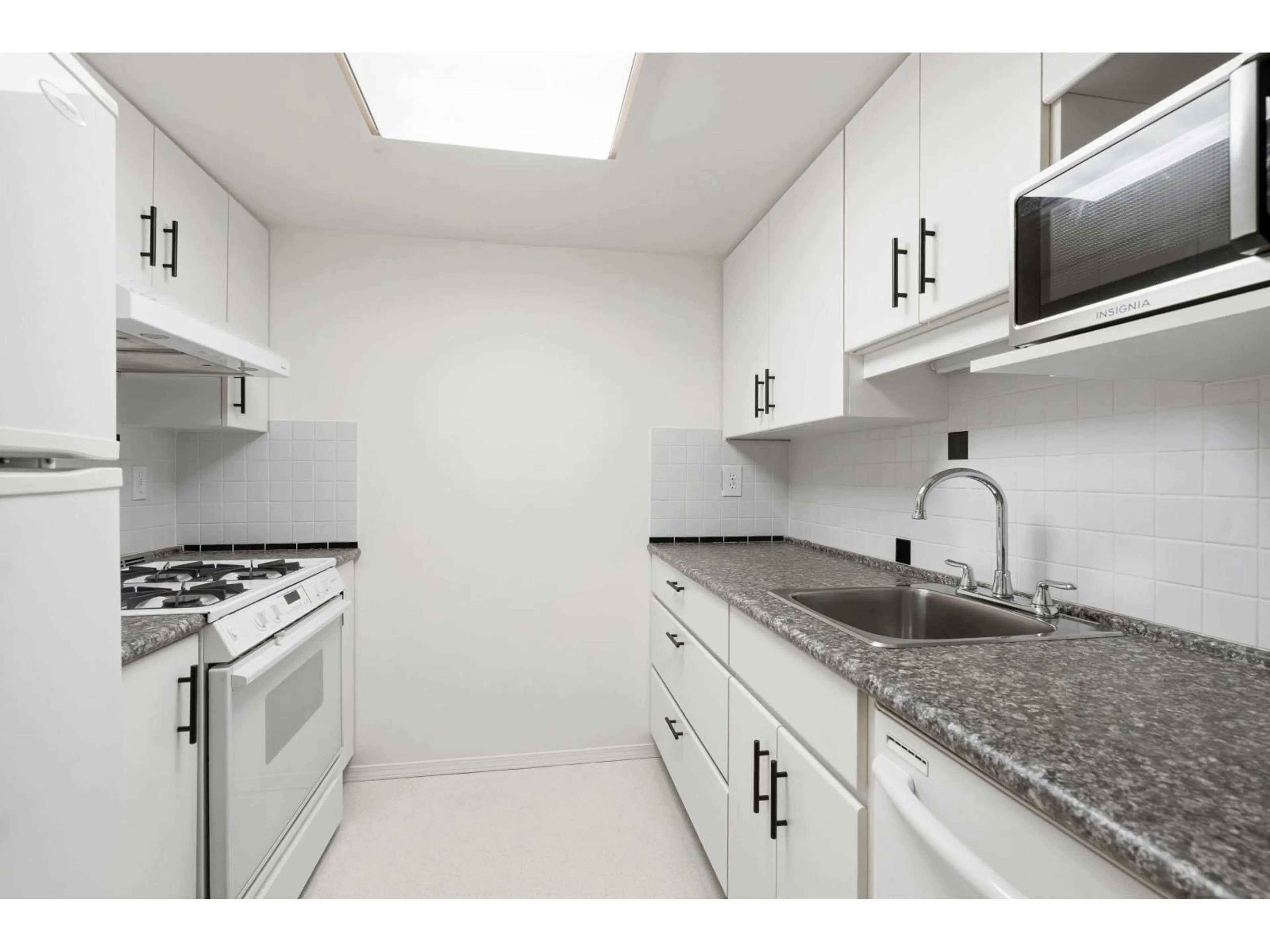 Standard kitchen, ceramic/tile floor for 1216 - 34909 OLD YALE ROAD, Abbotsford British Columbia V3G2E7