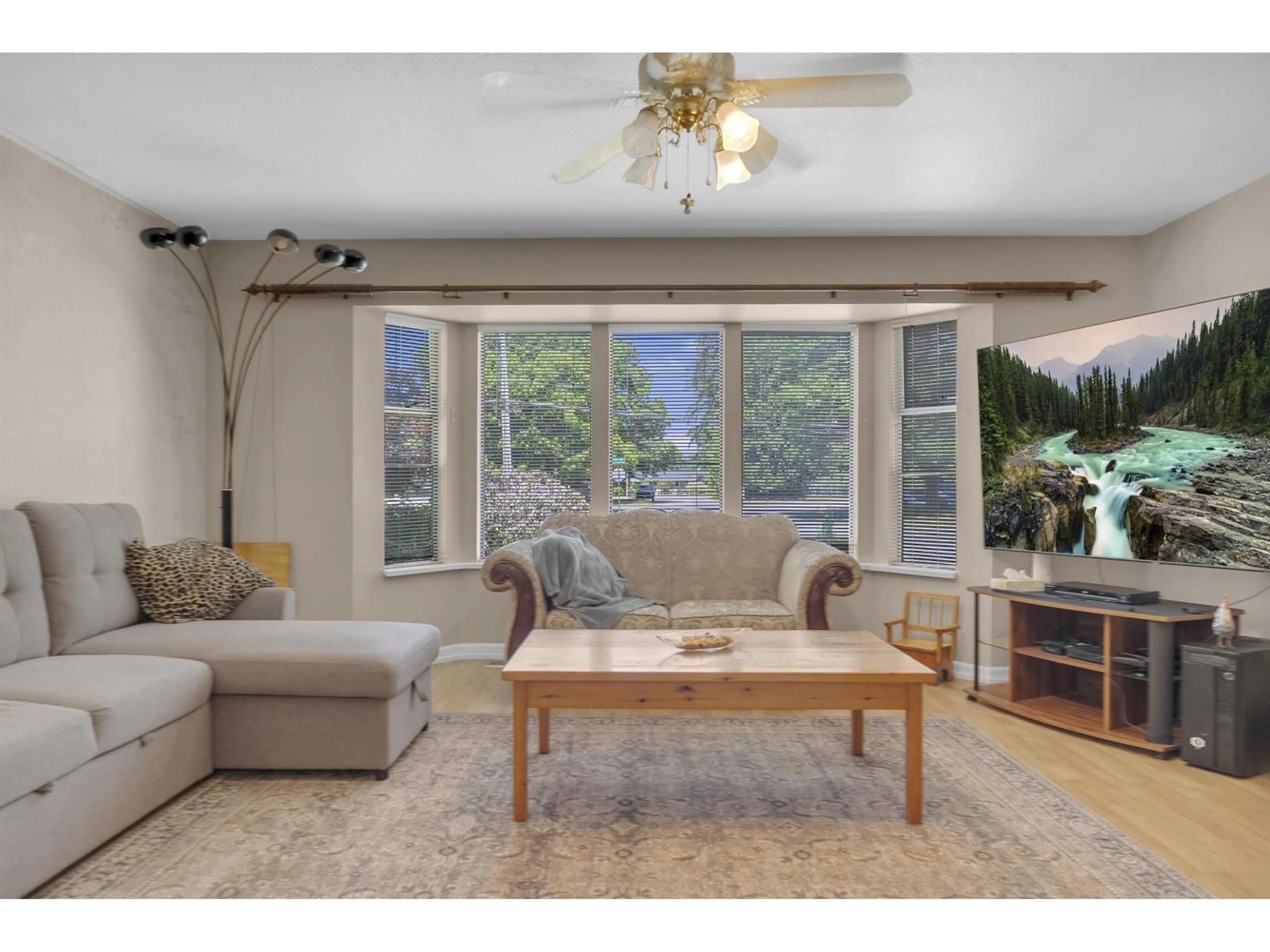 Living room with furniture, unknown for 19976 49 AVENUE, Langley British Columbia V3A3R6