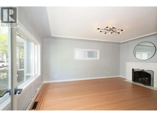 3120 TURNER STREET, Vancouver 4