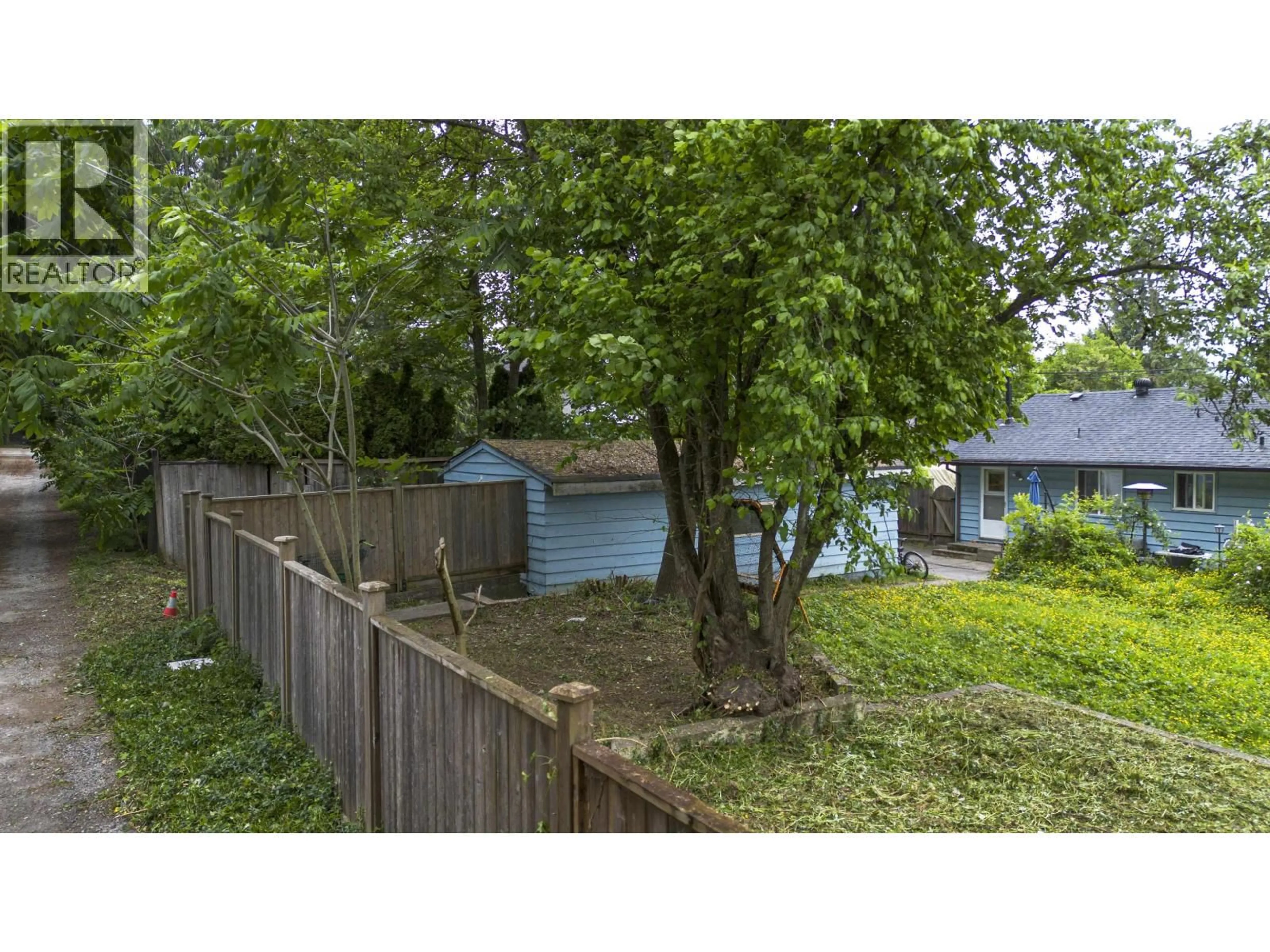 Shed for 2148 CENTRAL AVENUE, Port Coquitlam British Columbia V3C1V5