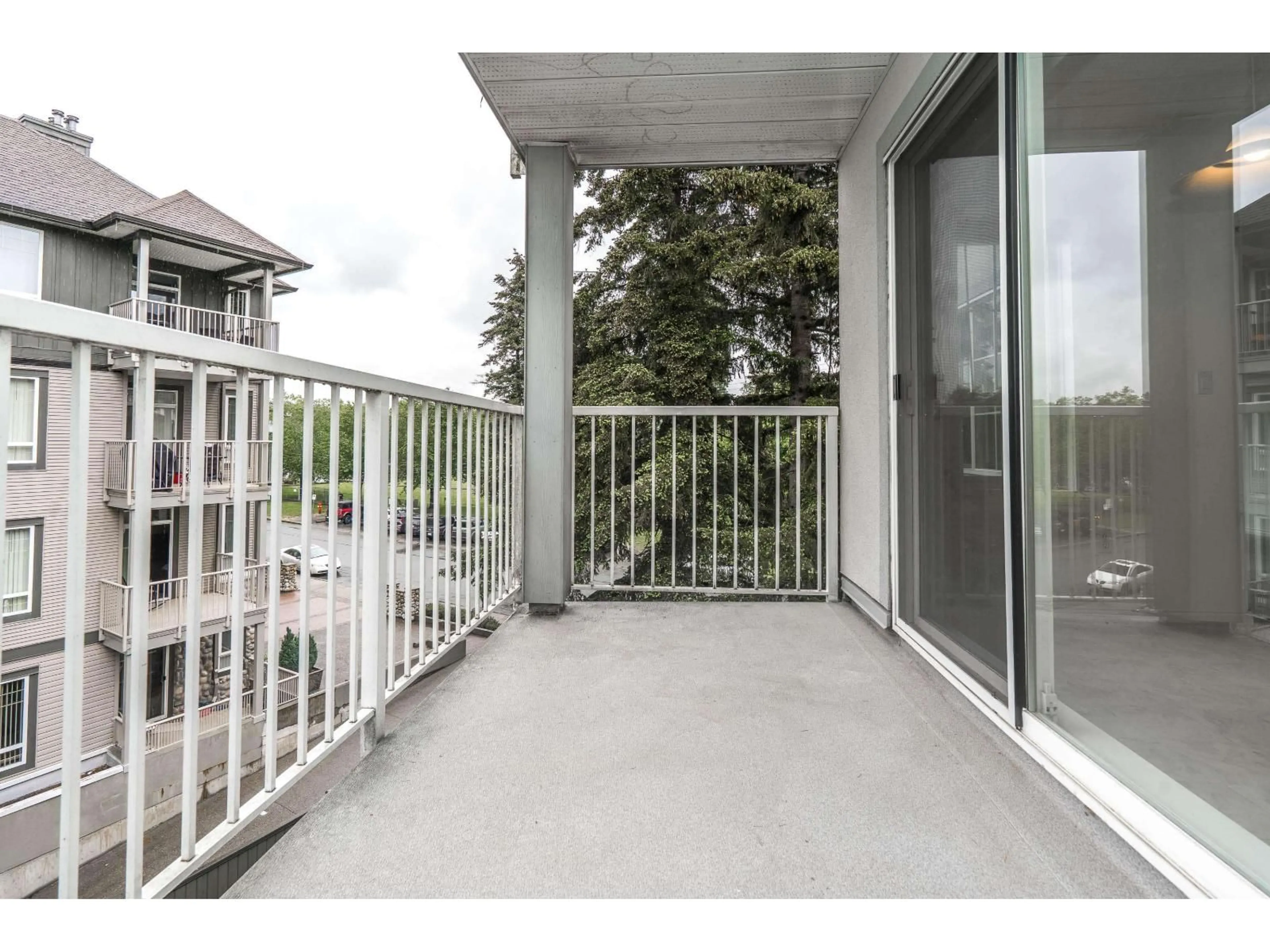 Balcony in the apartment, water/lake/river/ocean view for 312 - 5465 201 STREET, Langley British Columbia V3A1P8