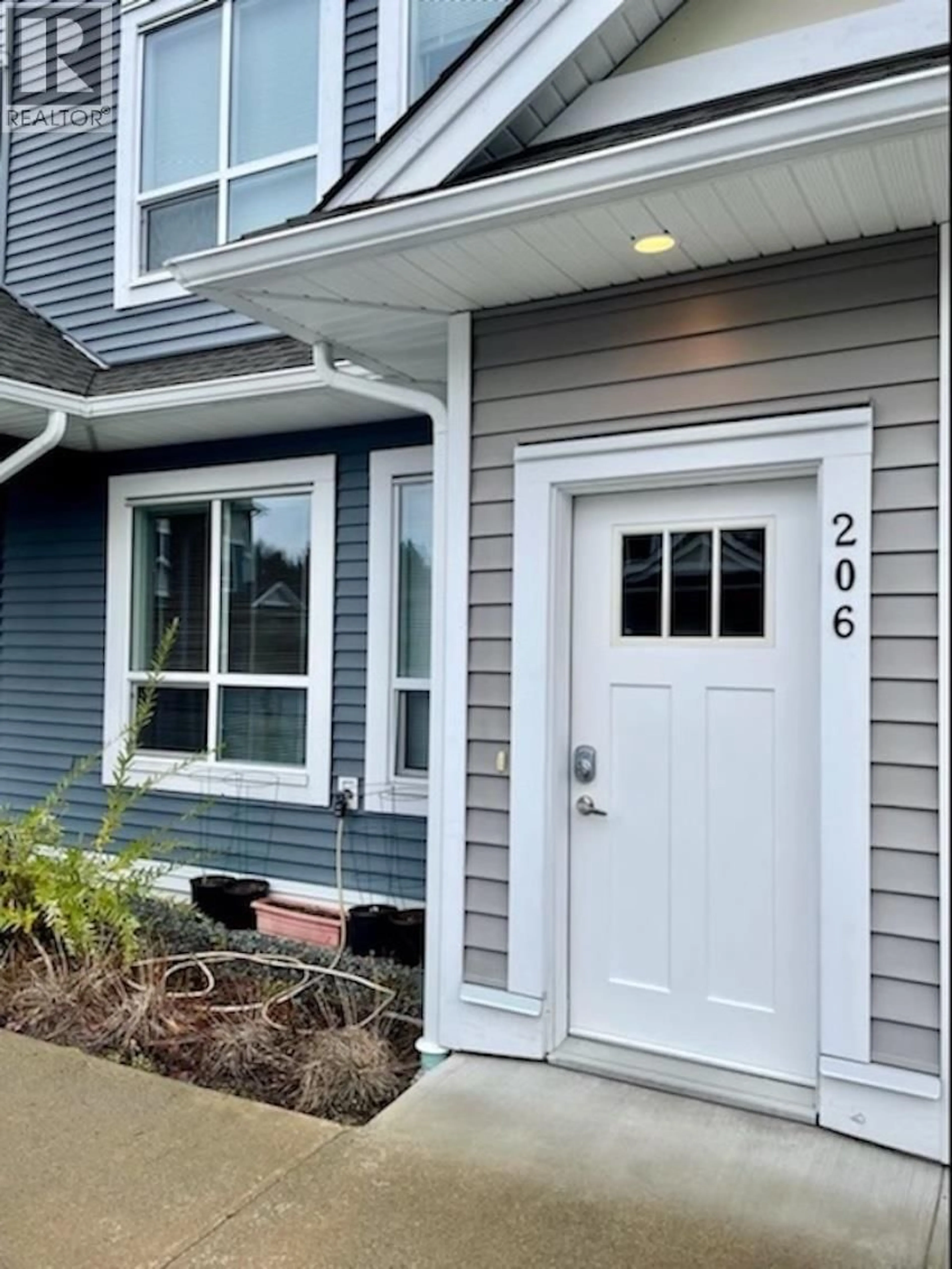 Home with vinyl exterior material, street for 206 - 110 BAXTER AVENUE, Kitimat British Columbia V8C2N9