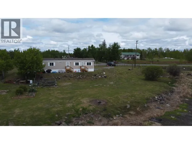 2510 NORTH BONAPARTE ROAD, 70 Mile House 4