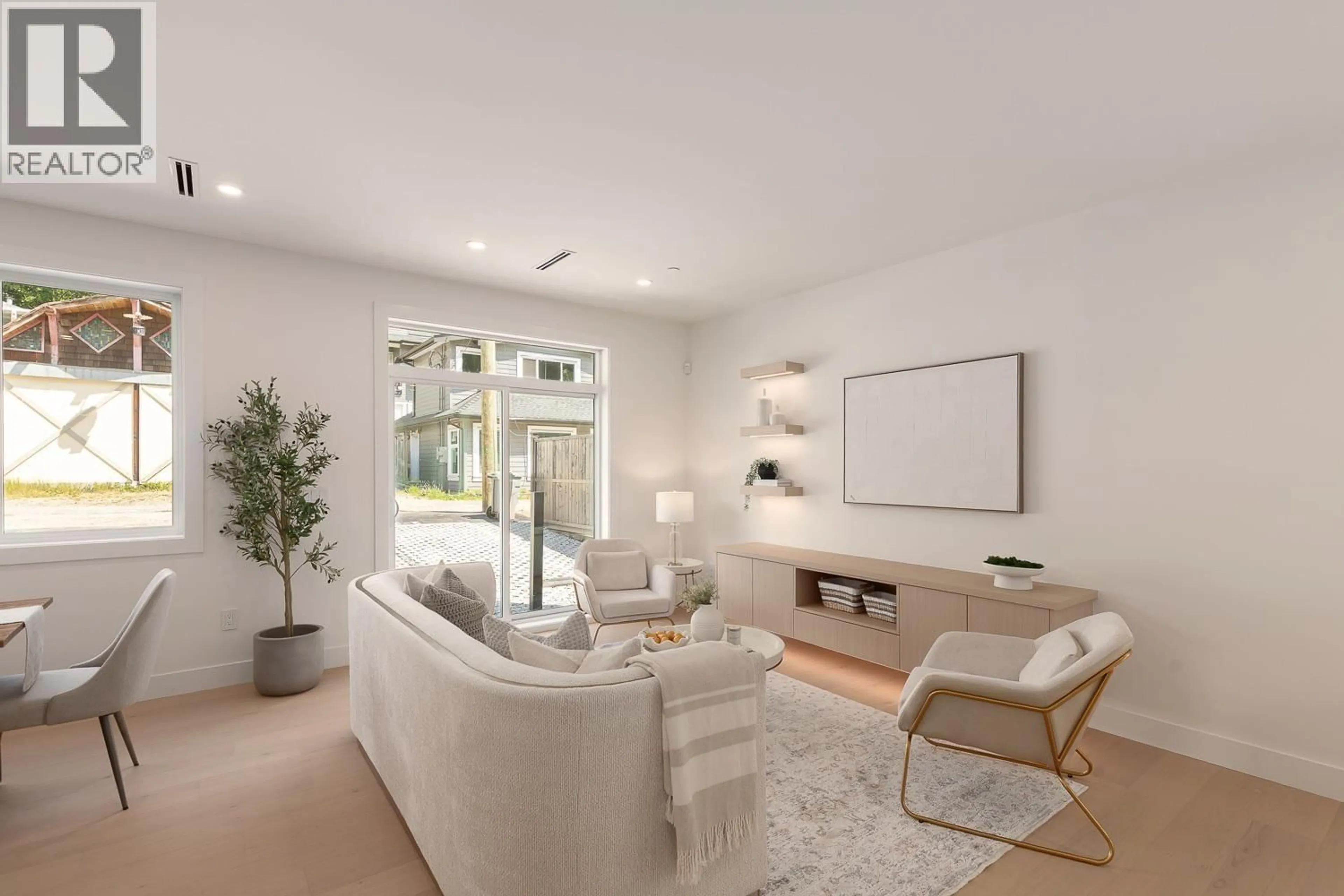 Living room with furniture, unknown for 4 - 3635 TURNER STREET, Vancouver British Columbia V5K2J2