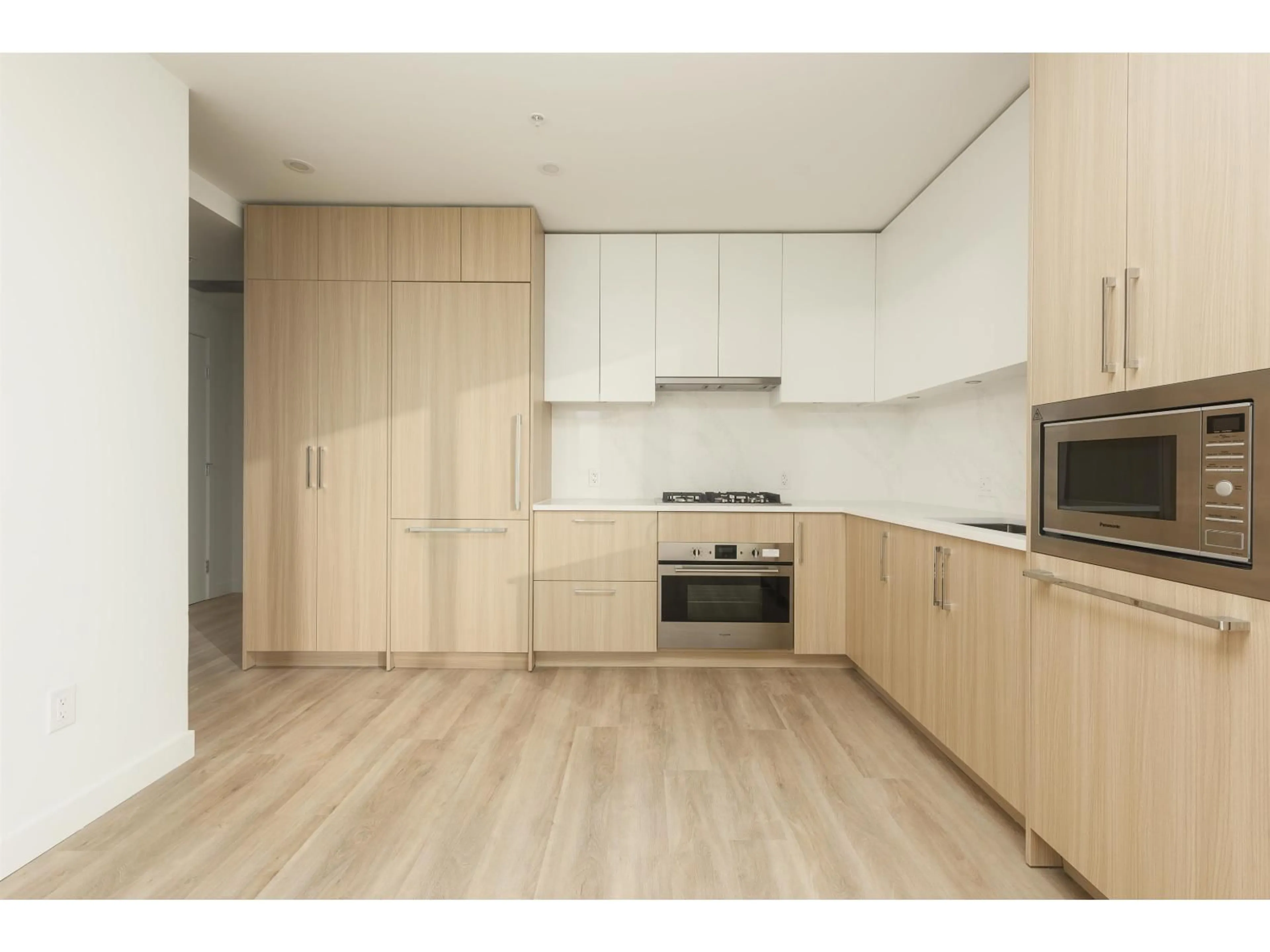 Standard kitchen, wood/laminate floor for 302 - 9675 KING GEORGE BOULEVARD, Surrey British Columbia V3T0T7