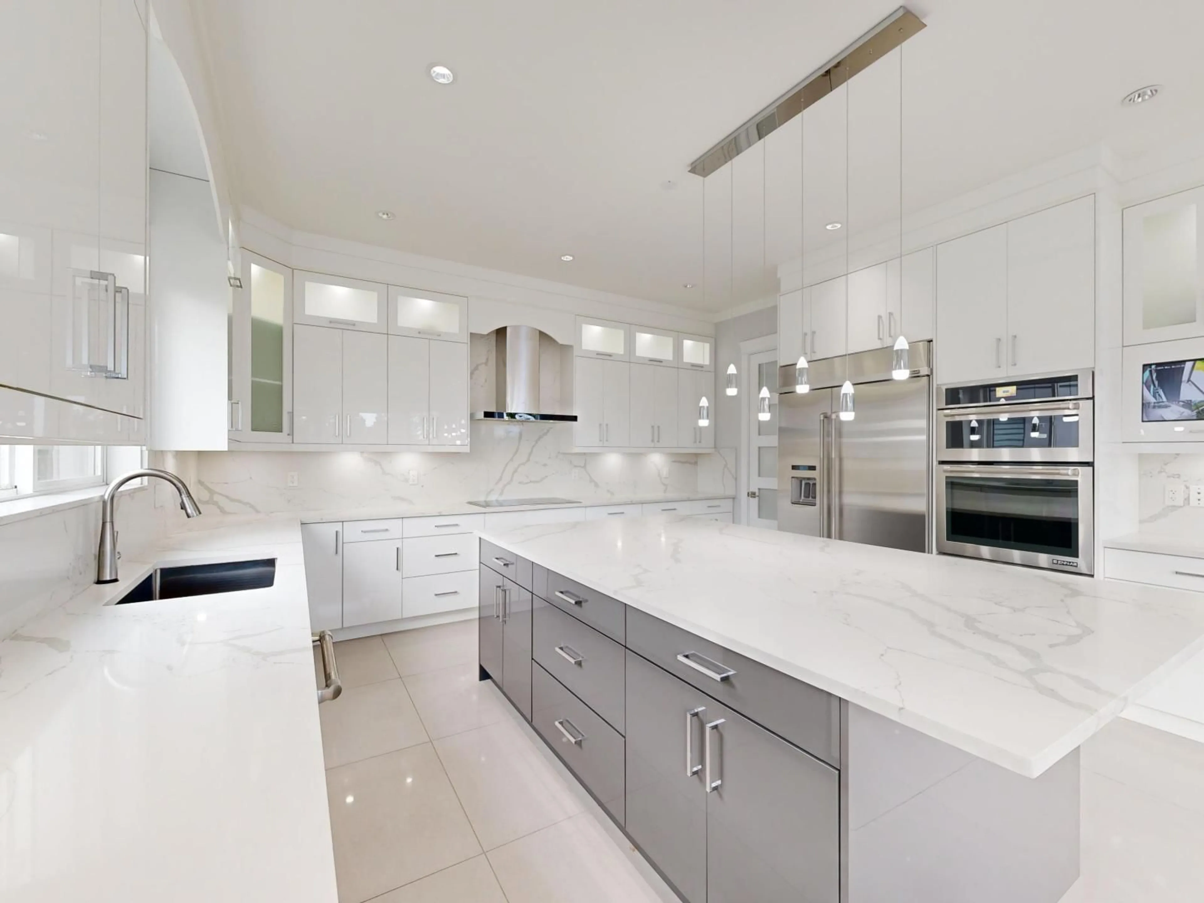 Contemporary kitchen, ceramic/tile floor for 17997 56A AVENUE, Surrey British Columbia V3S5H4