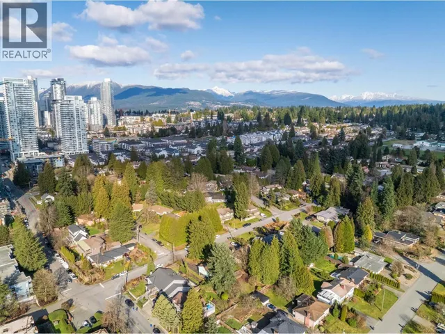 525 PERTH AVENUE, Coquitlam 5