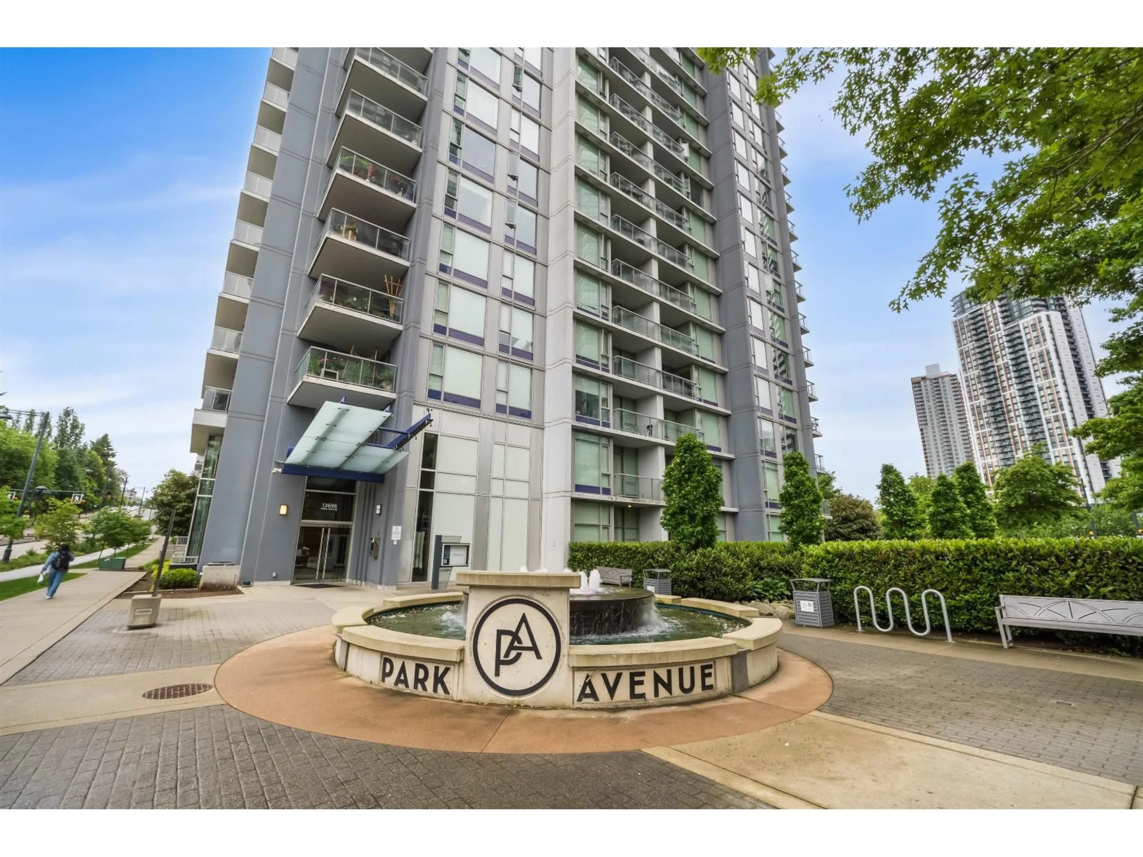Indoor foyer for 1007 - 13696 100 AVENUE, Surrey British Columbia V3T0L5