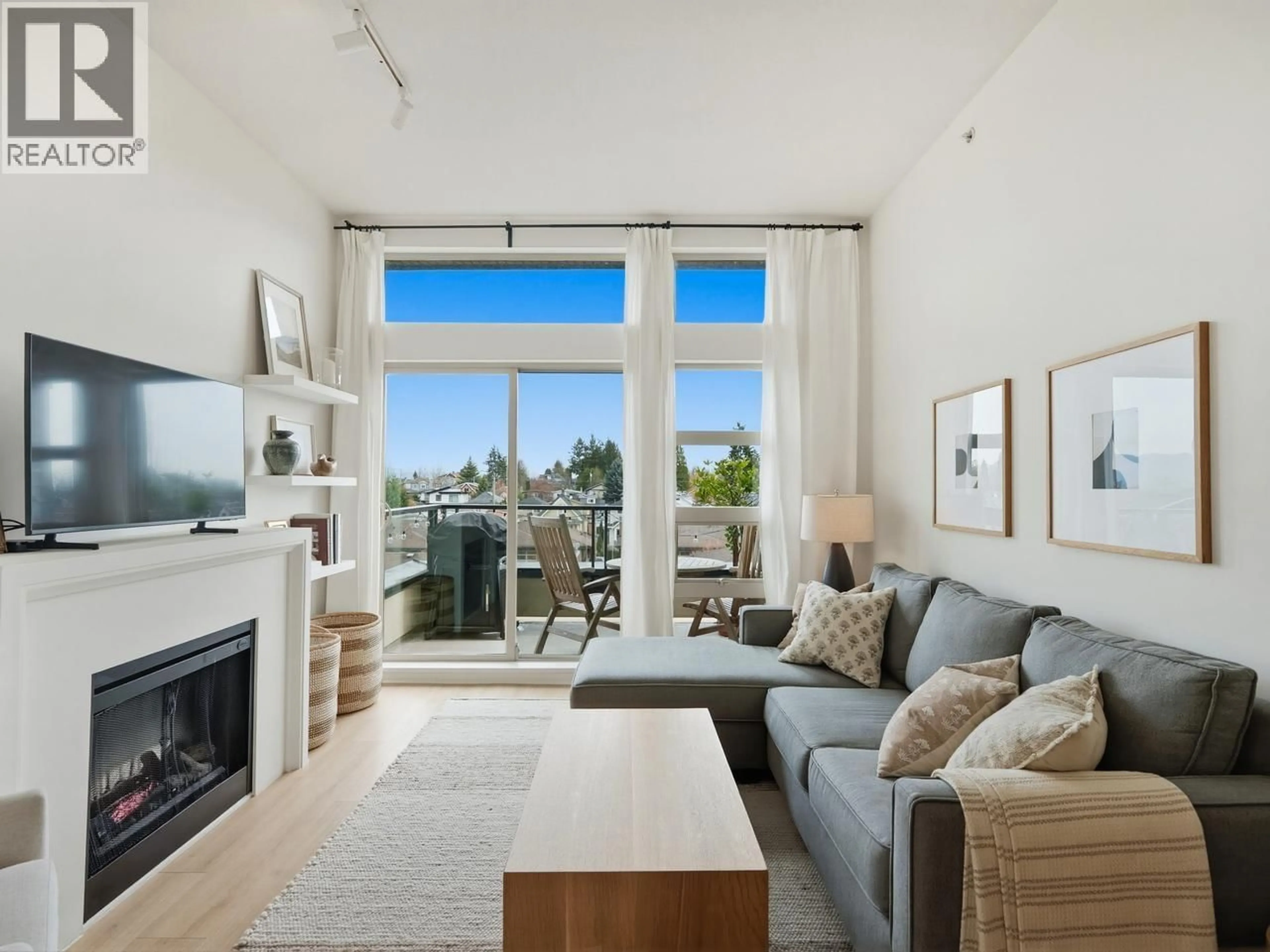 Living room with furniture, unknown for 414 - 738 29TH AVENUE, Vancouver British Columbia V5V0B6