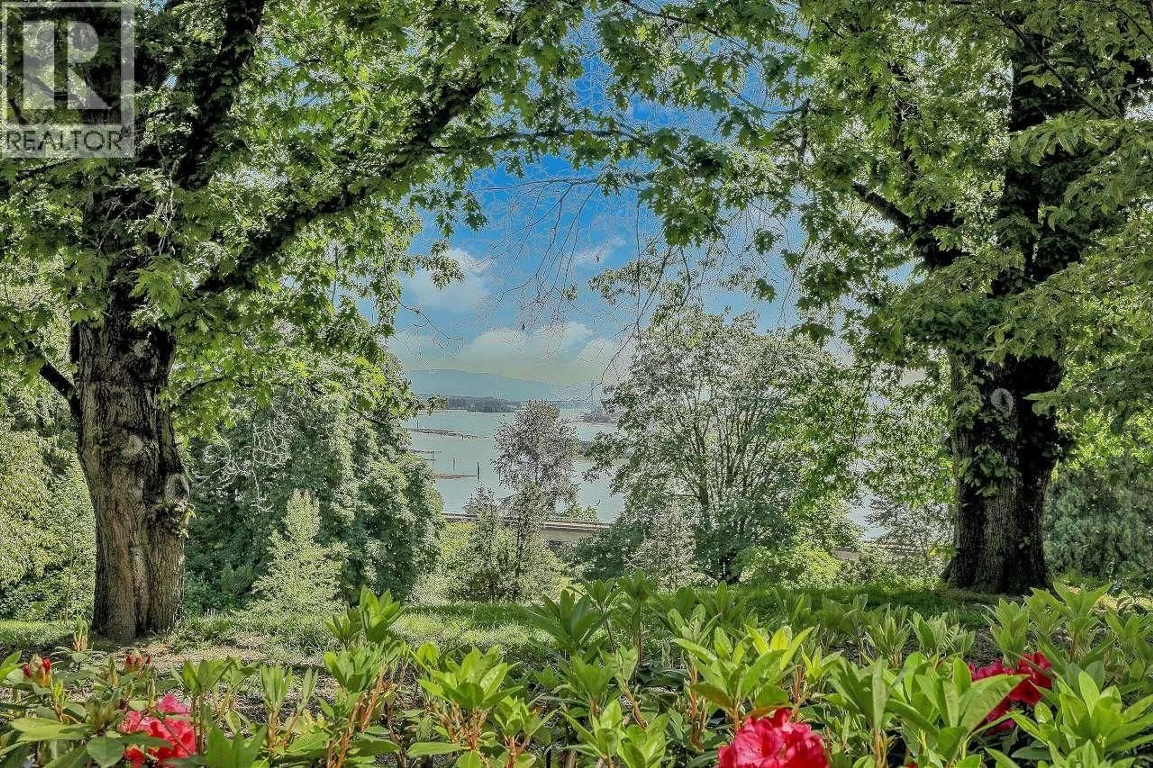 Patio, water/lake/river/ocean view for 123 - 22 EAST ROYAL AVENUE, New Westminster British Columbia V3L0H1