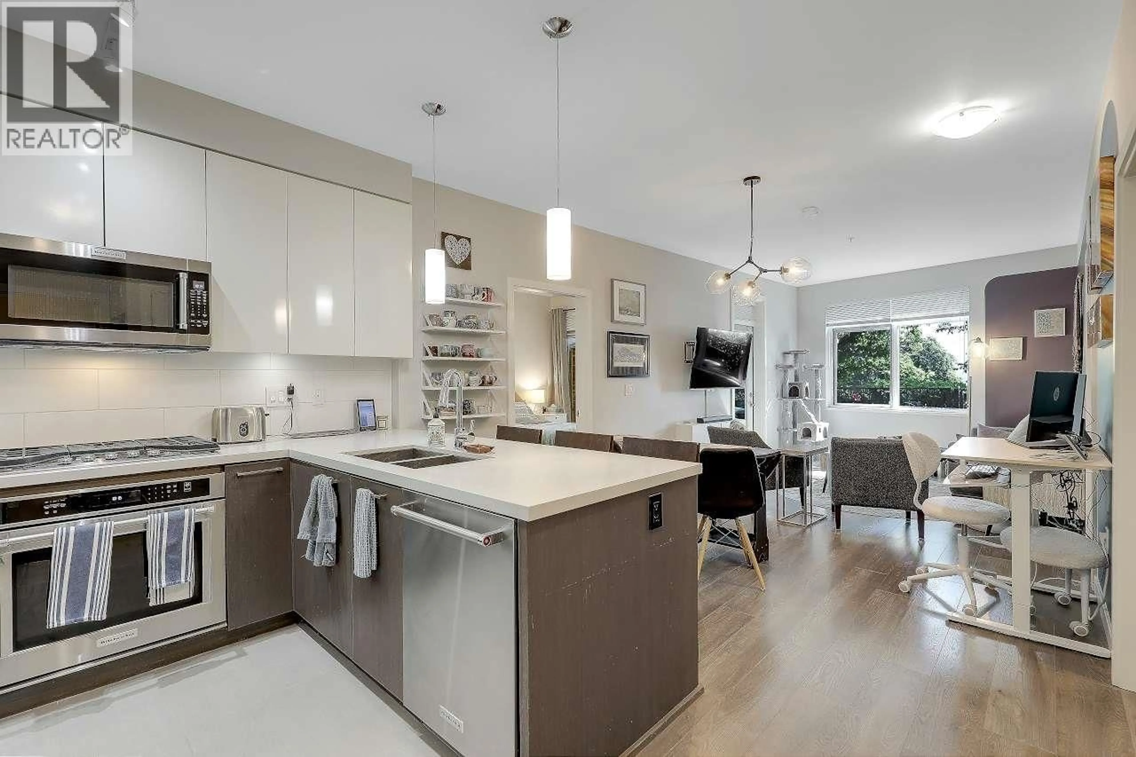 Contemporary kitchen, unknown for 123 - 22 EAST ROYAL AVENUE, New Westminster British Columbia V3L0H1