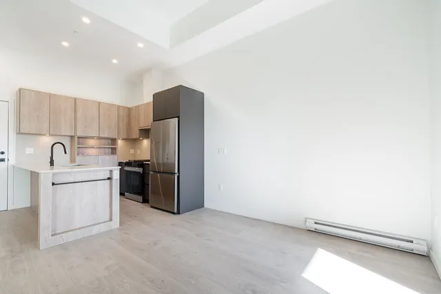 304 - 19577 65B AVENUE, Surrey 5