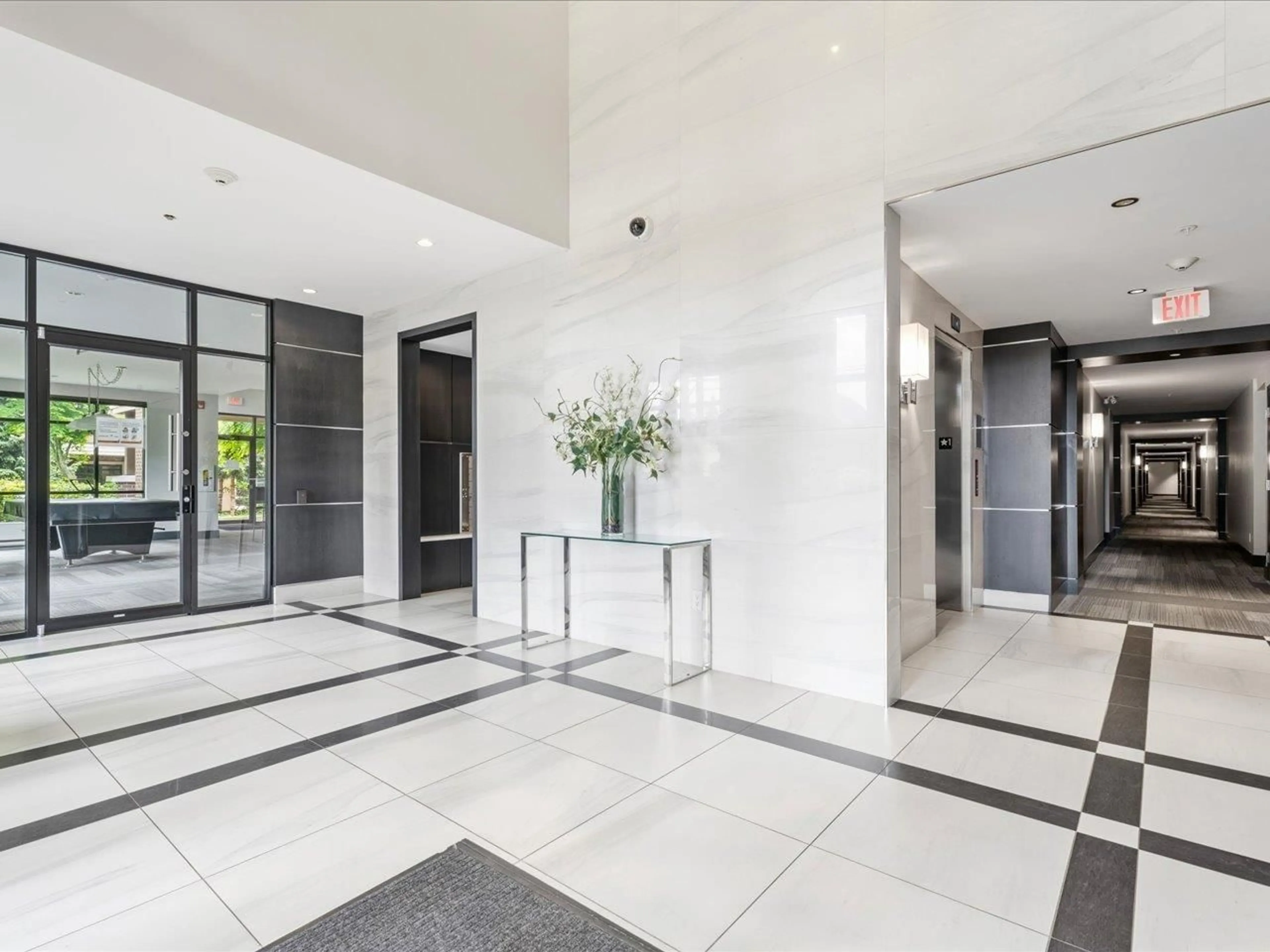 Indoor foyer for 109 - 15360 20 AVENUE, Surrey British Columbia V4A2A3