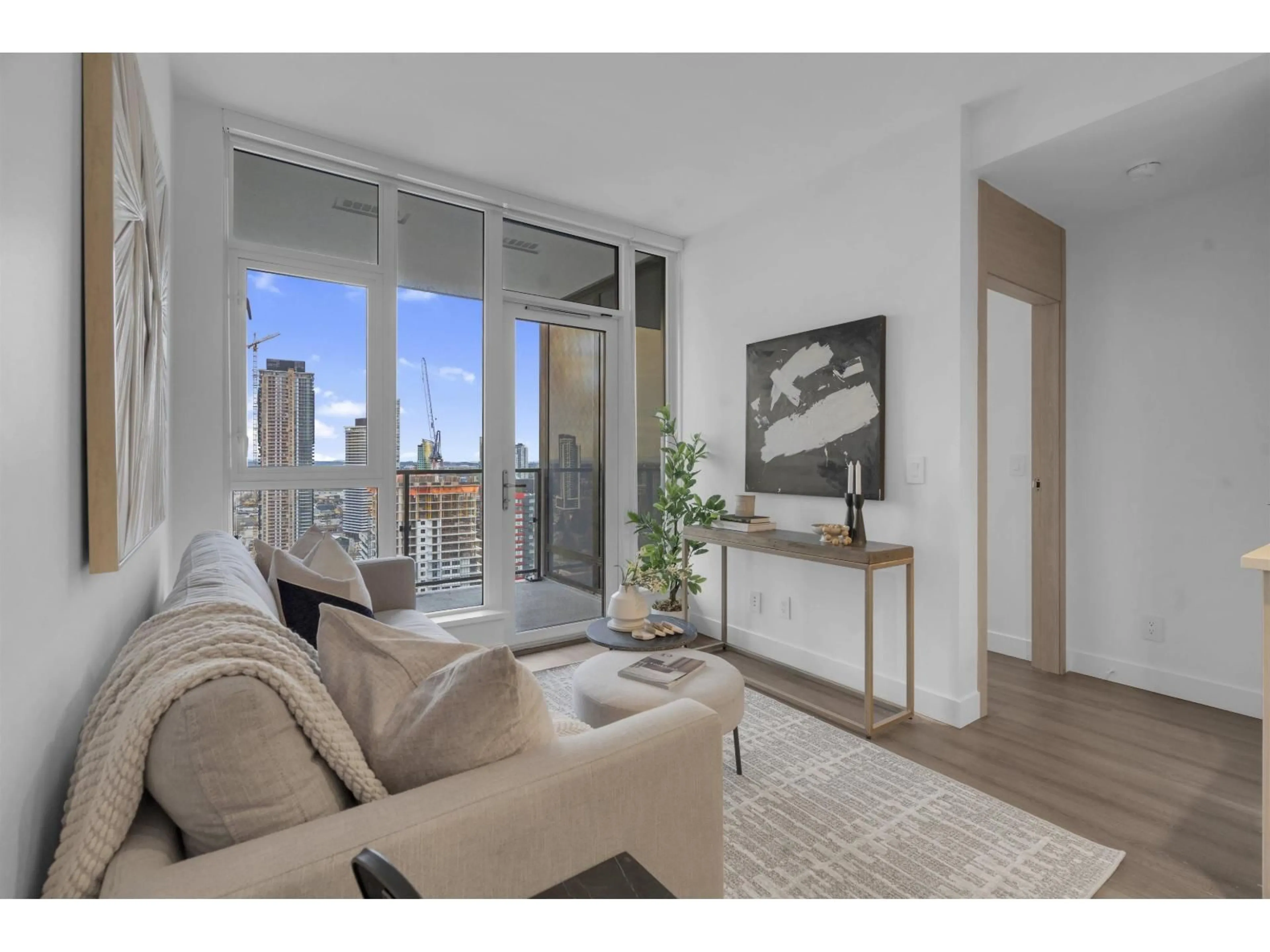 Living room with furniture, unknown for 1705 - 10750 135A STREET, Surrey British Columbia V3W4E8