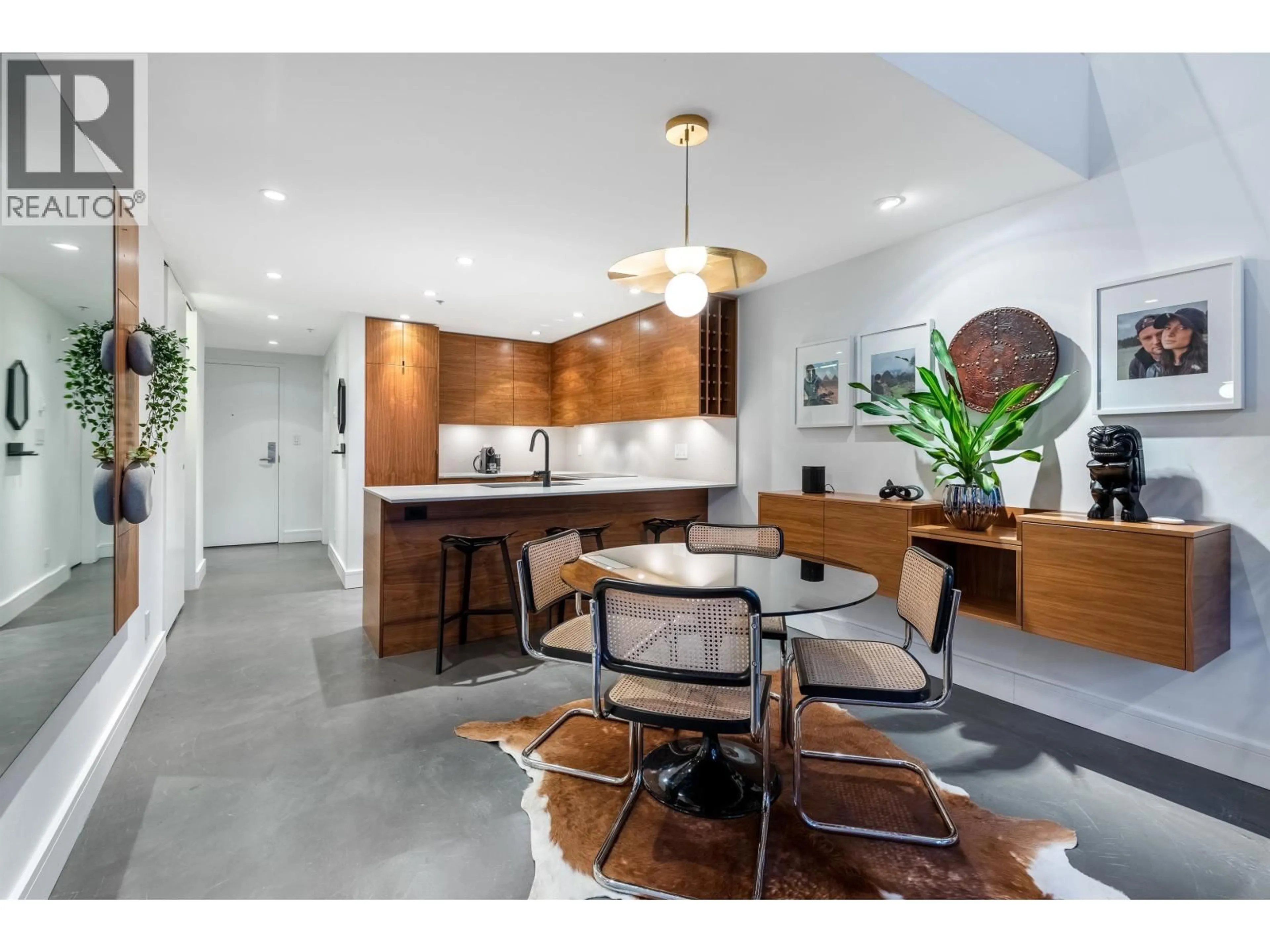 Open concept kitchen, ceramic/tile floor for PH6 - 869 BEATTY STREET, Vancouver British Columbia V6B2M6