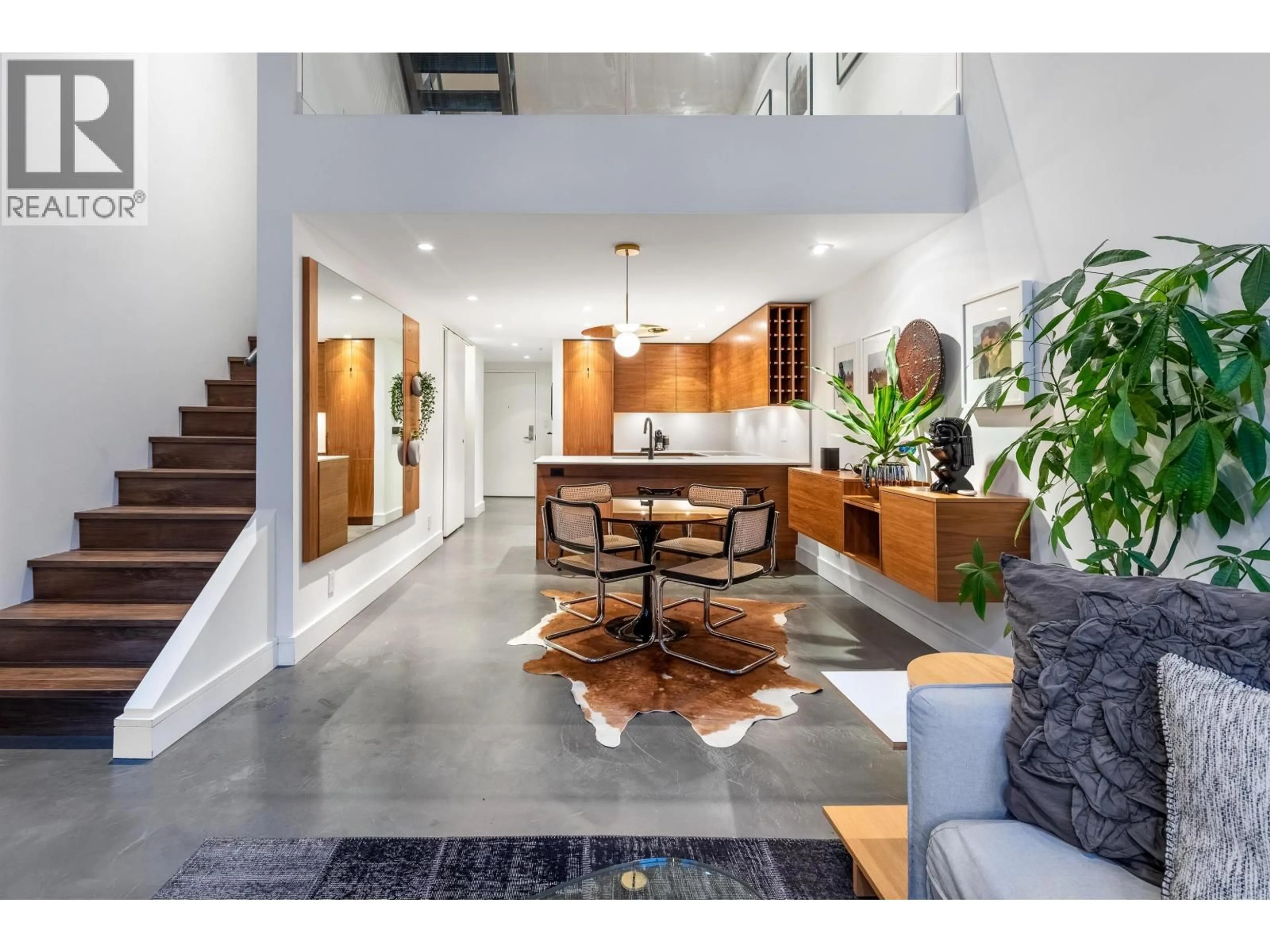 Indoor entryway for PH6 - 869 BEATTY STREET, Vancouver British Columbia V6B2M6