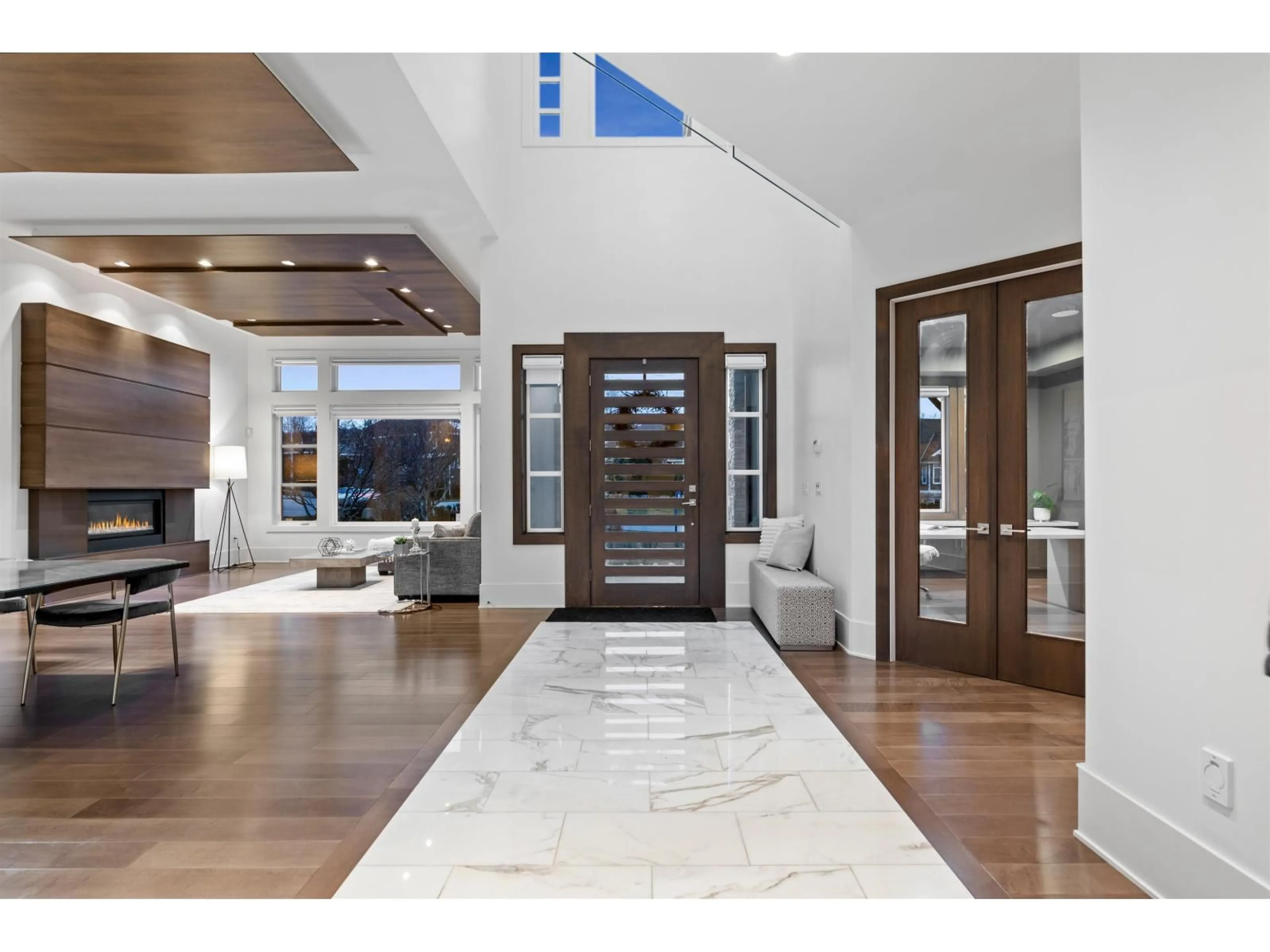 Indoor entryway for 2461 EAGLE MOUNTAIN DRIVE, Abbotsford British Columbia V3G3B3