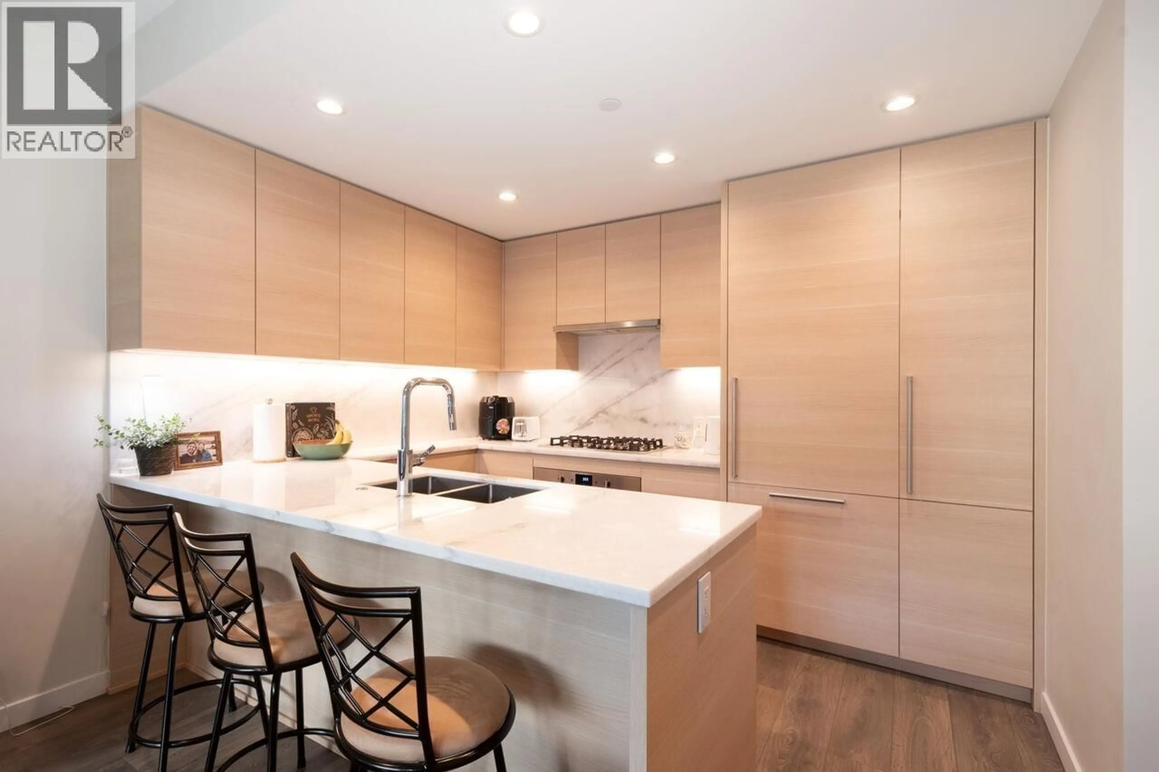 Contemporary kitchen, unknown for 905 - 308 MORRISSEY ROAD, Port Moody British Columbia V3H0M2