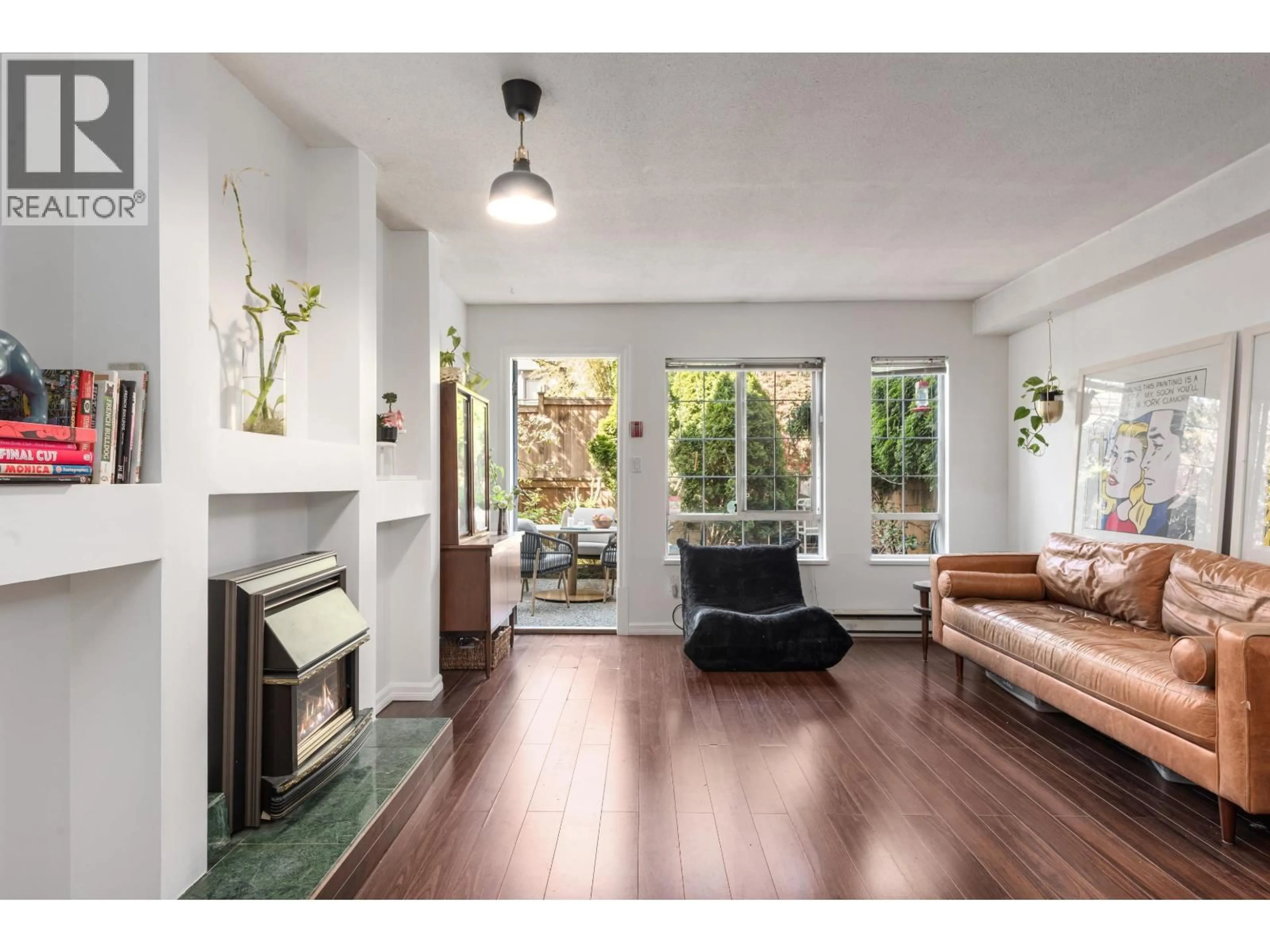 Living room with furniture, unknown for 104 - 3755 ALBERT STREET, Burnaby British Columbia V5C2C6