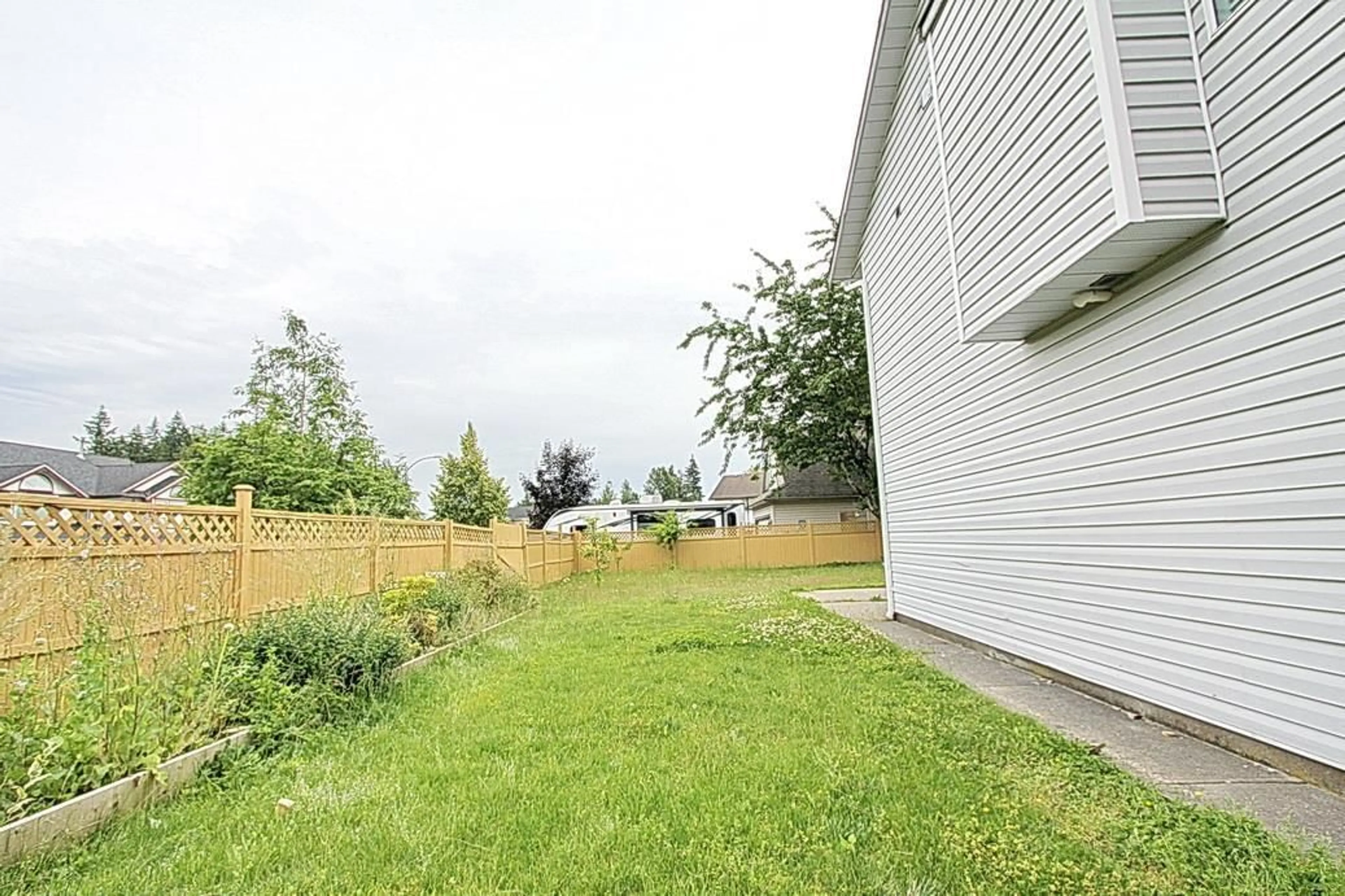 Patio, unknown for 15292 94 AVENUE, Surrey British Columbia V3R1E3
